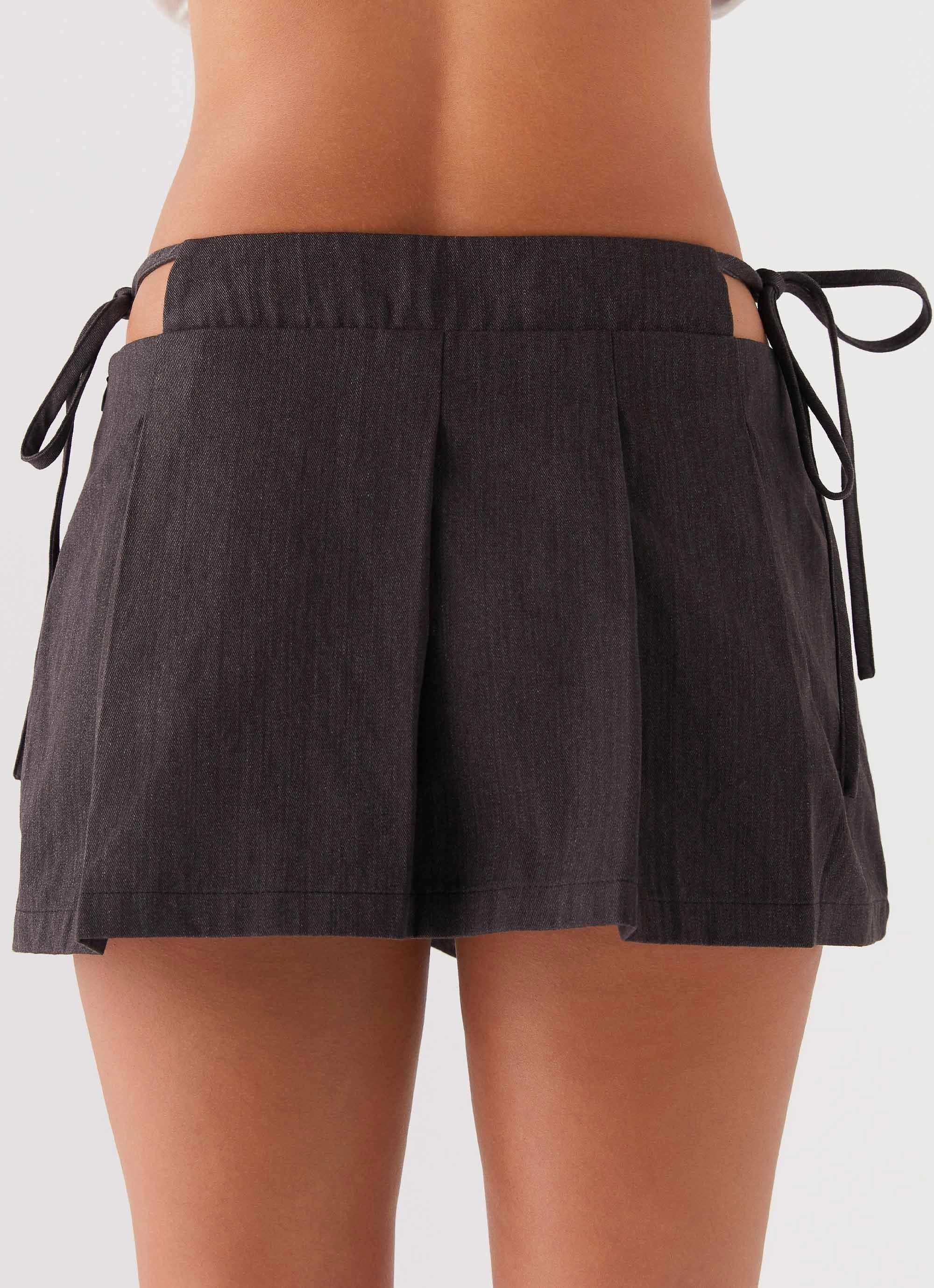 Alexie Pleated Mini Skirt - Black