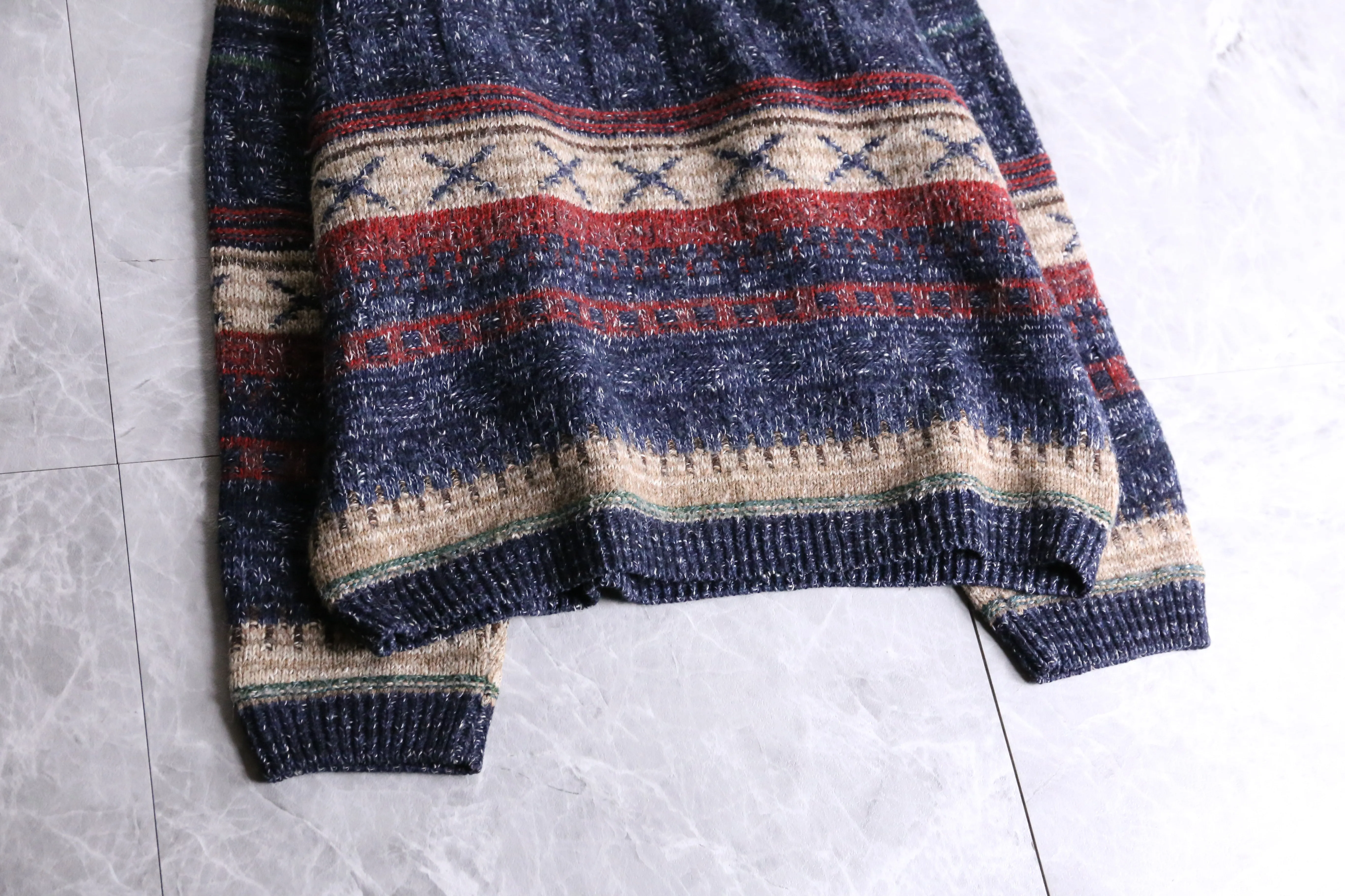 all over pattern border knit