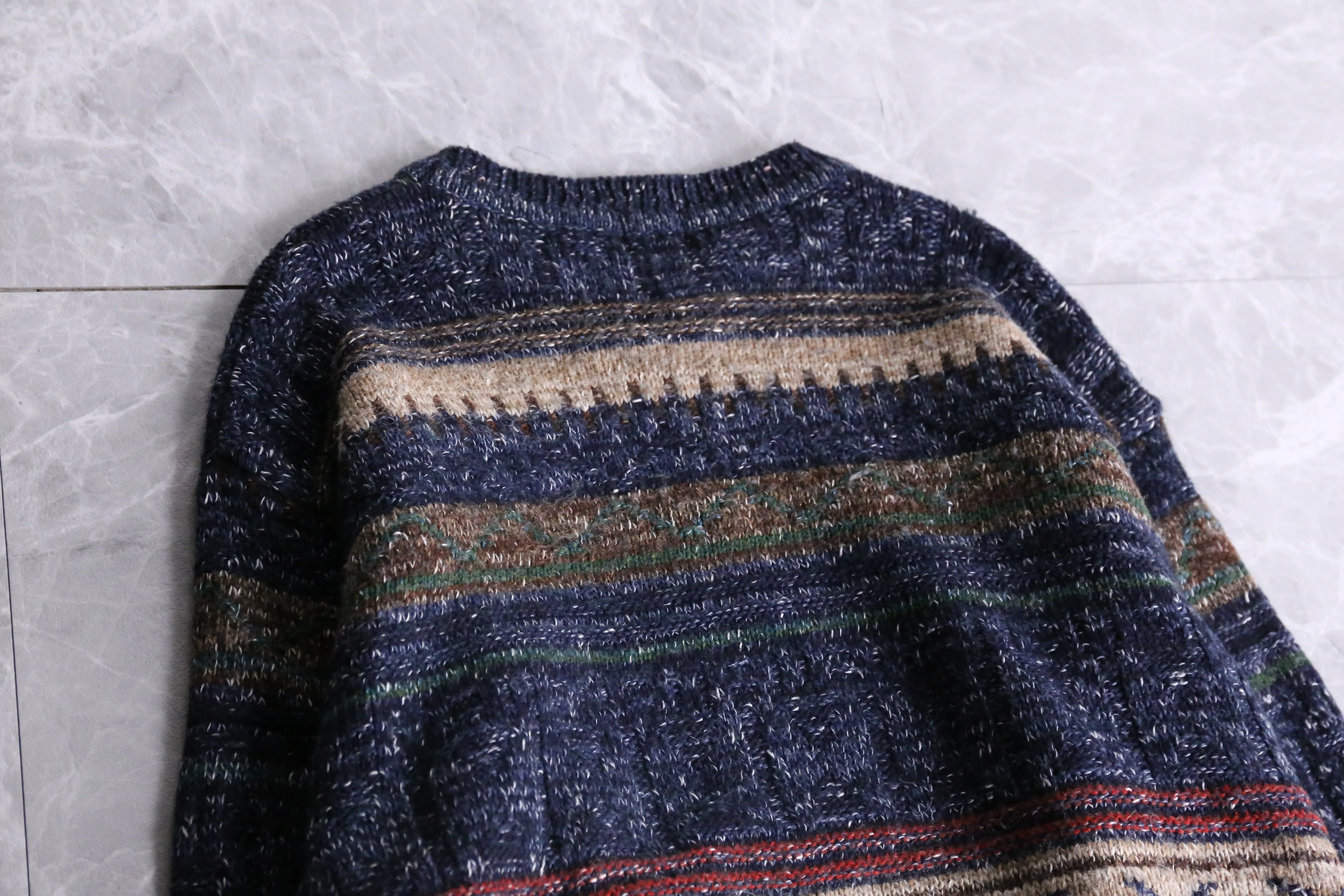 all over pattern border knit