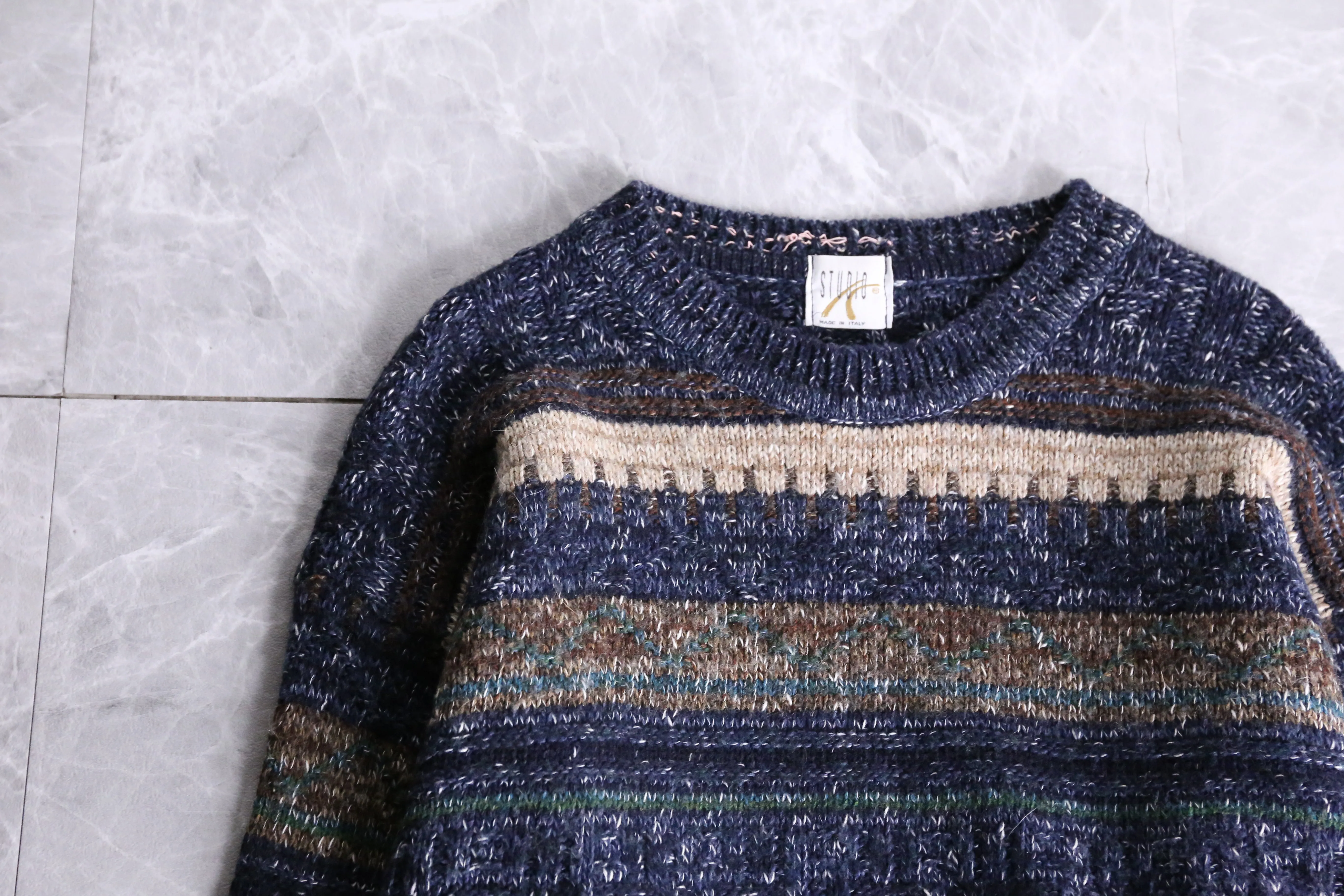 all over pattern border knit