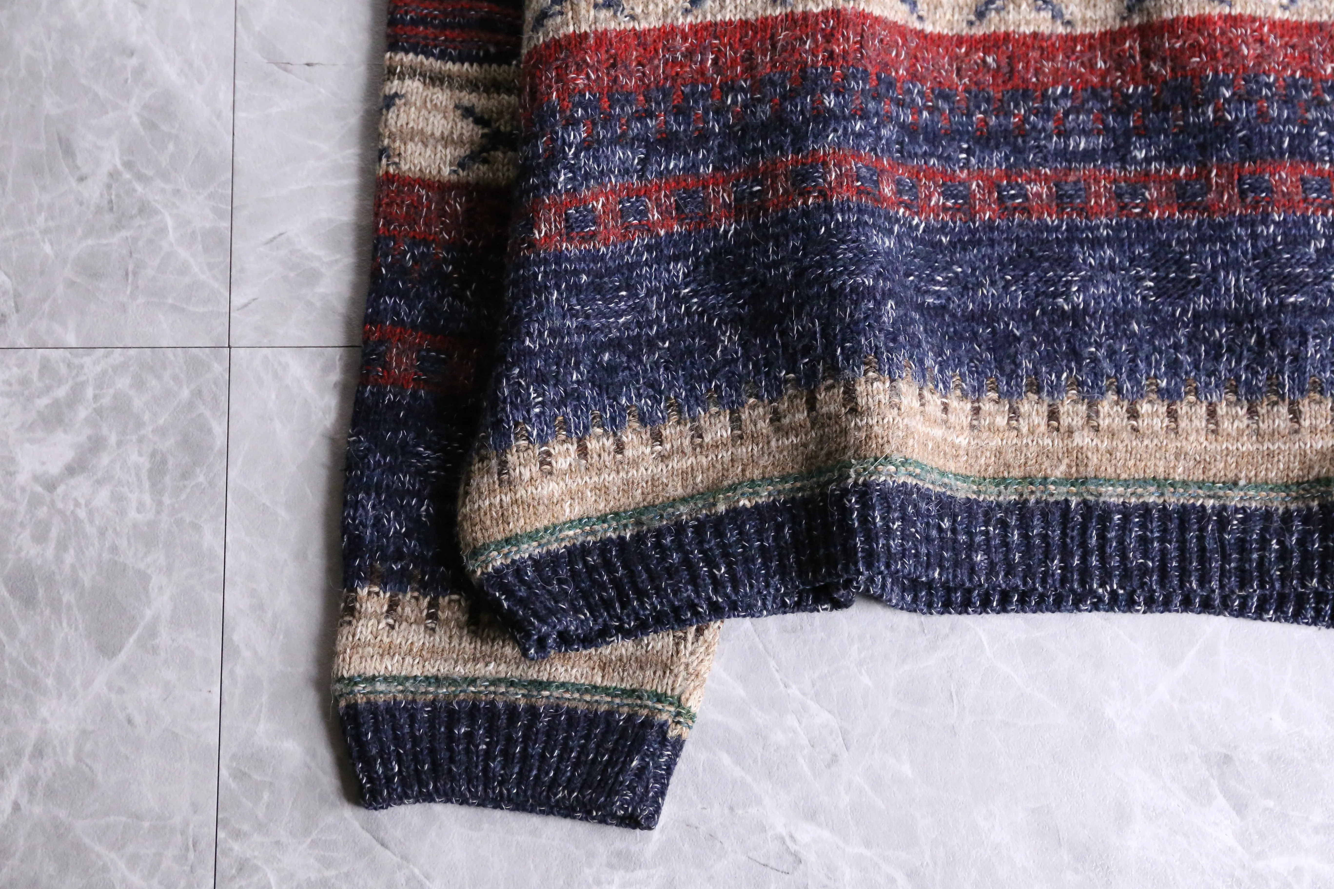 all over pattern border knit
