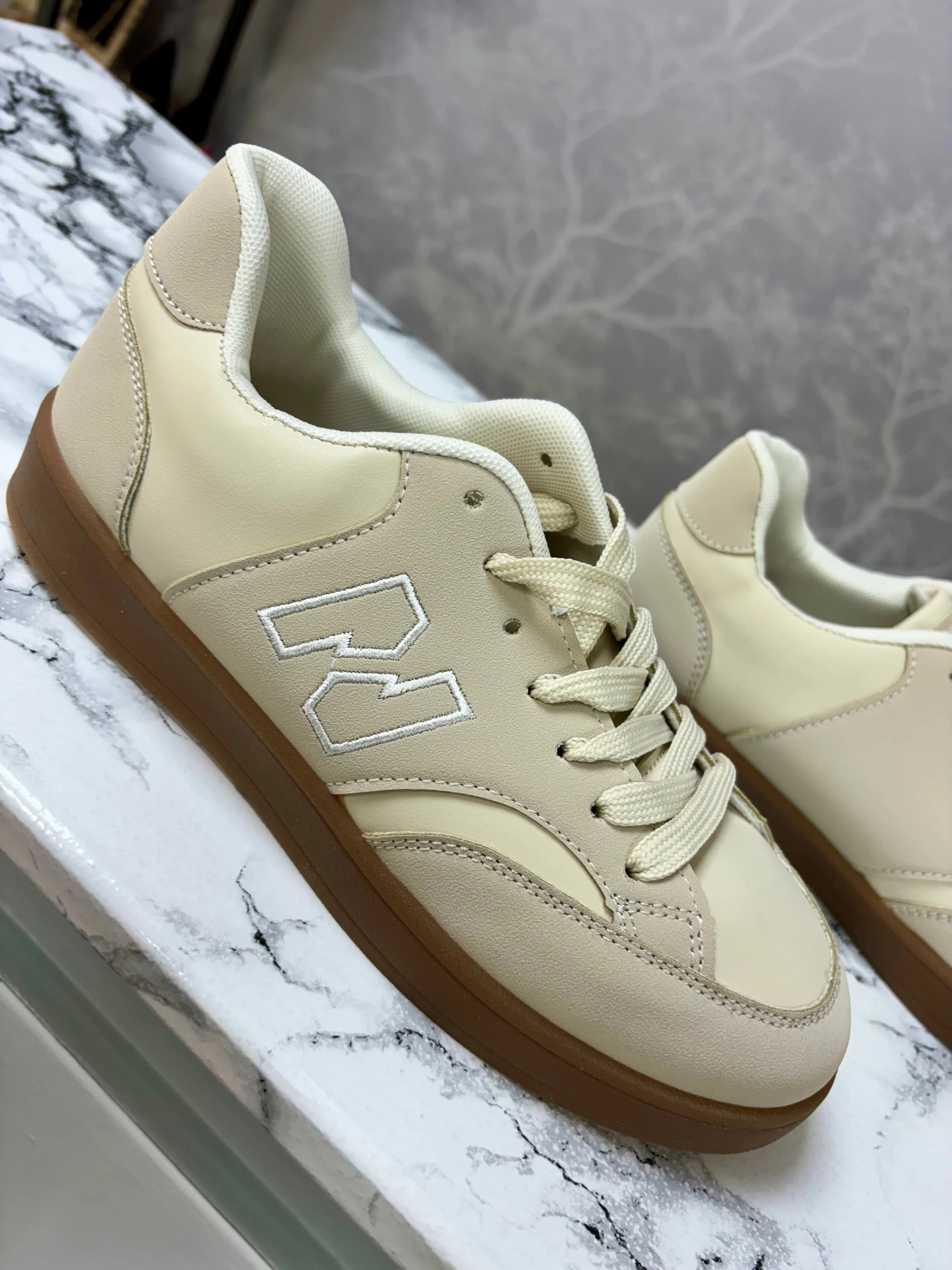 Allie Trainers Beige