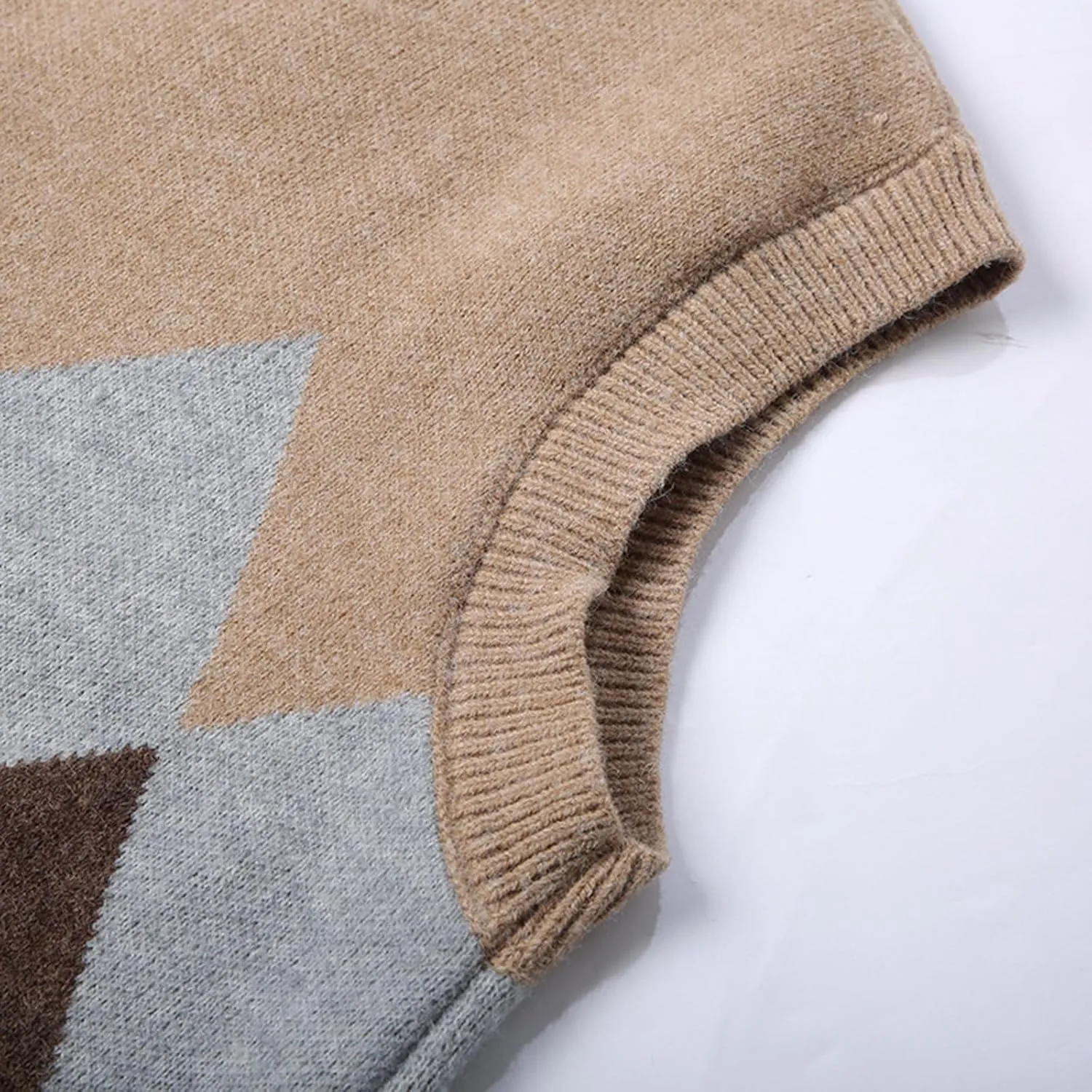 Argyle Sweater Vests for Women Classic V Neck Button Front Sleeveless Crochet Knit Sweater Casual Cardigan Overweart