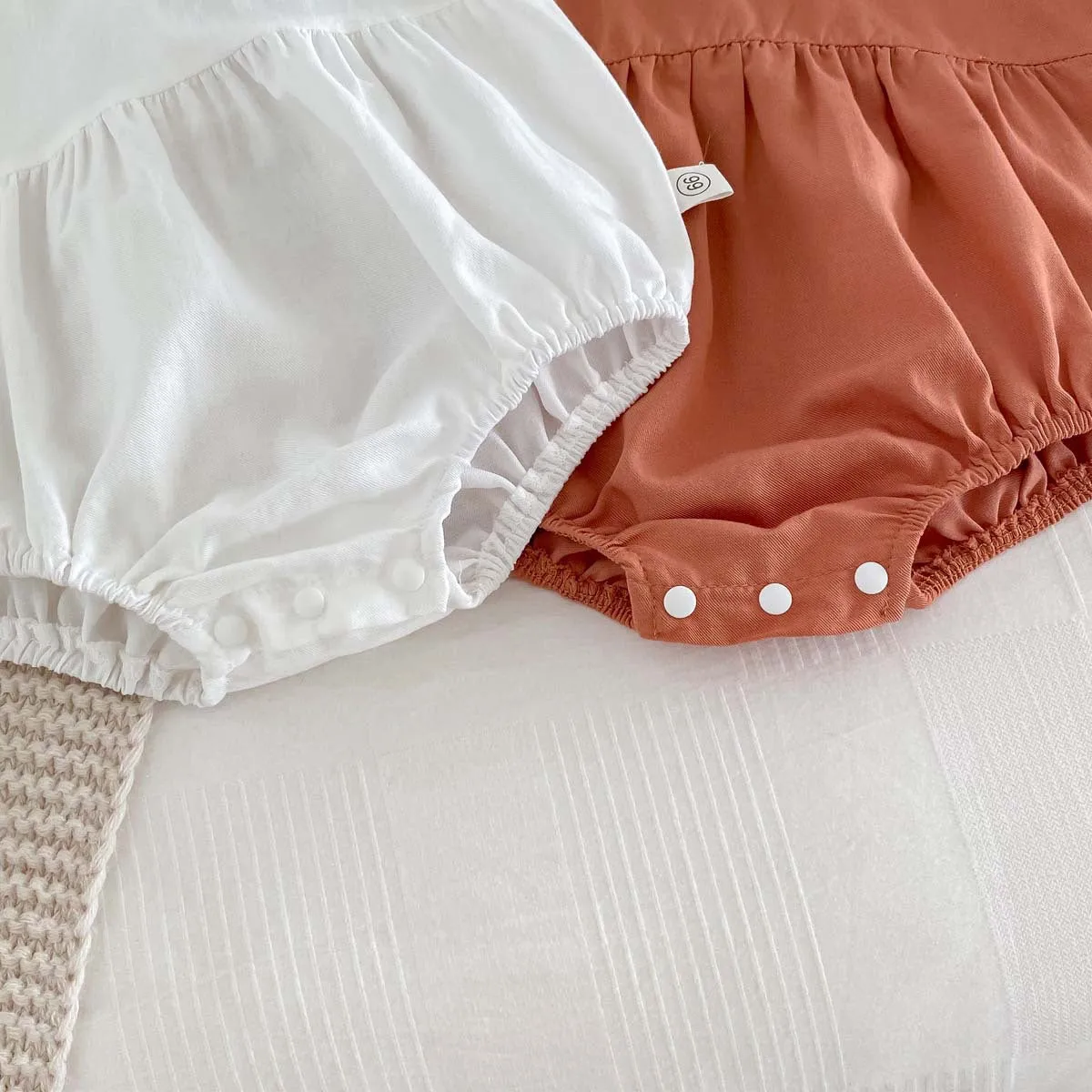 Baby Girls Solid Color Rompers Wholesale 240409105