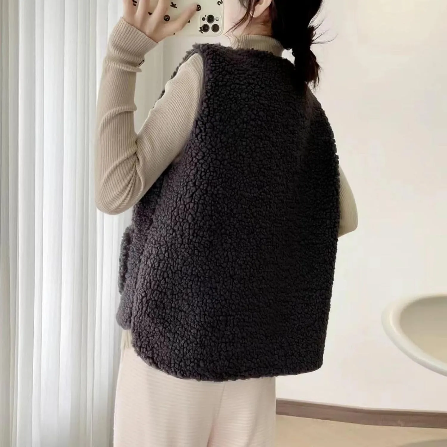 Canbebig Fleece Vest Women Soft Sleeveless Classic Fit Button Down Fuzzy Sherpa Fleece Jacket Cozy Waistcoat Outwear Pockets
