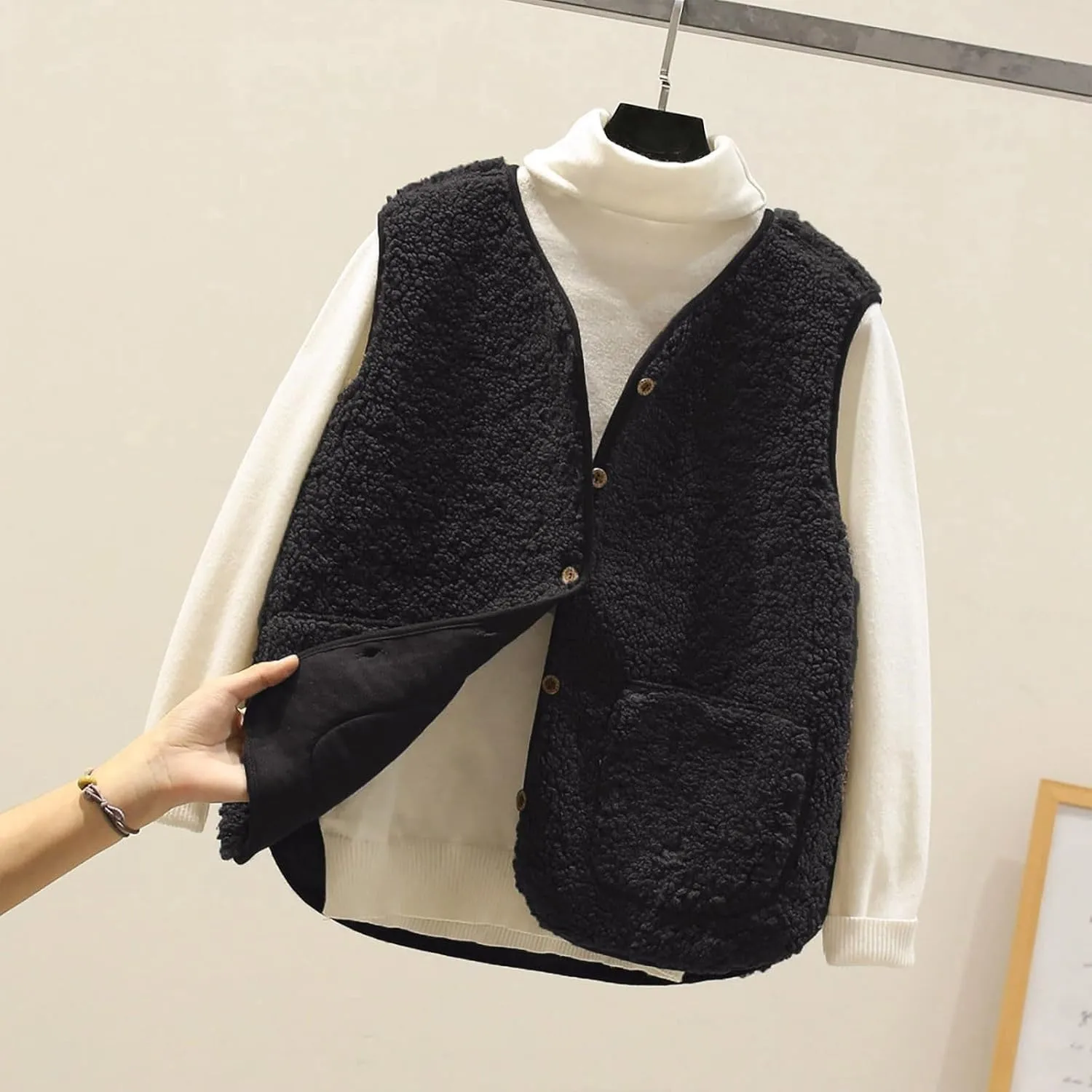 Canbebig Fleece Vest Women Soft Sleeveless Classic Fit Button Down Fuzzy Sherpa Fleece Jacket Cozy Waistcoat Outwear Pockets