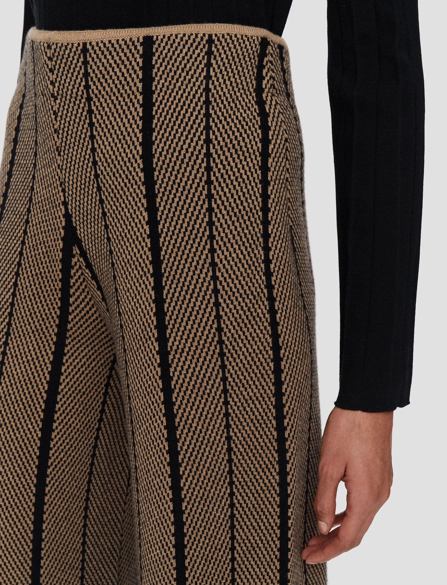 Chevron Jacquard Knitted Trousers