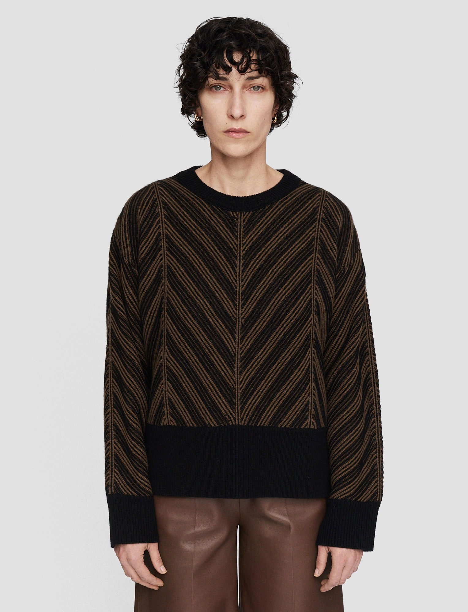 Chevron Ribbed Round Neck Jumper