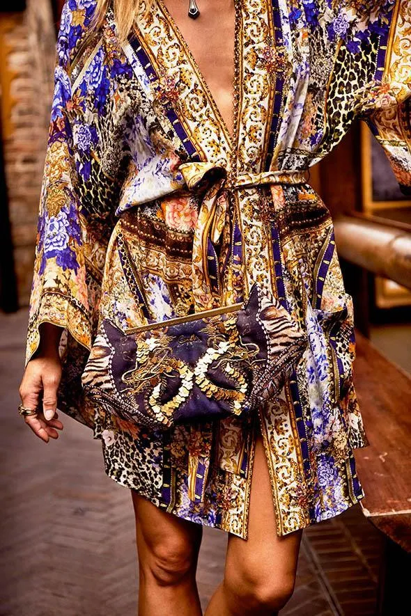 CLASPED CLUTCH DRAGON LADY