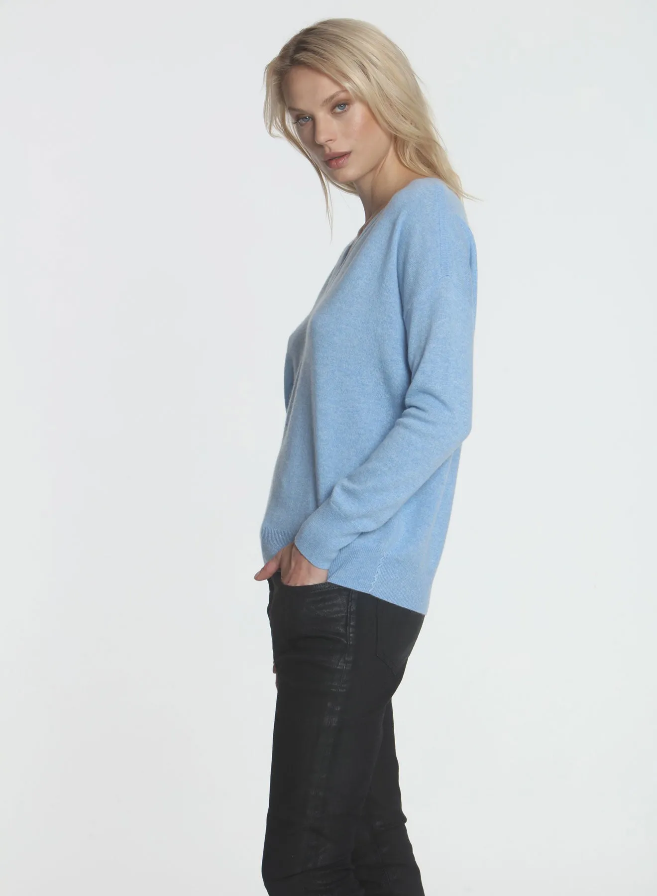 CORE Cashmere BF Vee - Sky