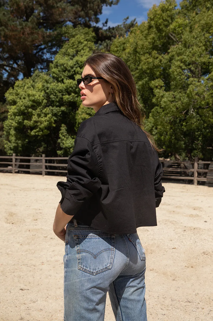 CROPPED BOXY BUTTON UP IN BLACK POPLIN
