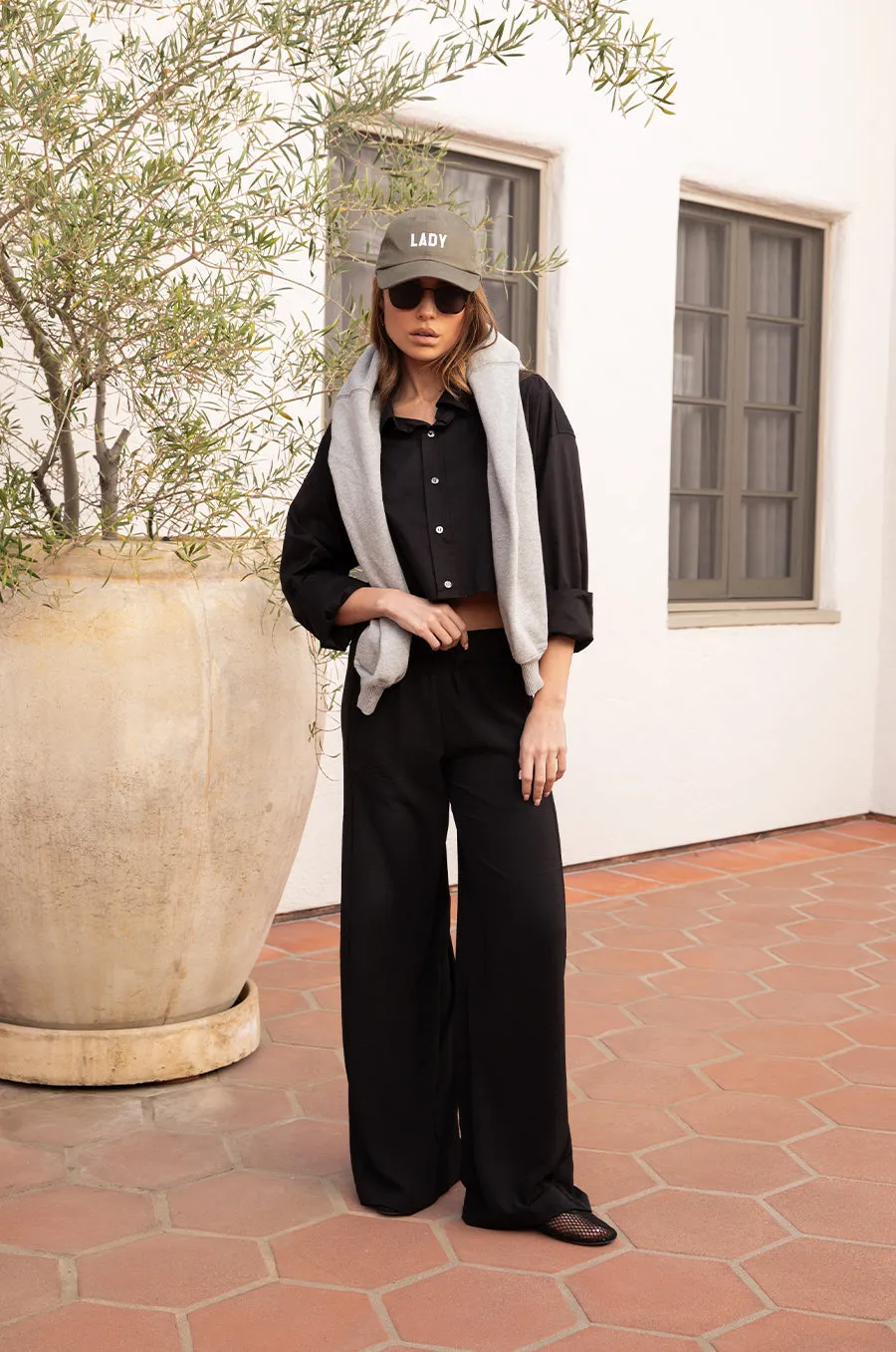 CROPPED BOXY BUTTON UP IN BLACK POPLIN