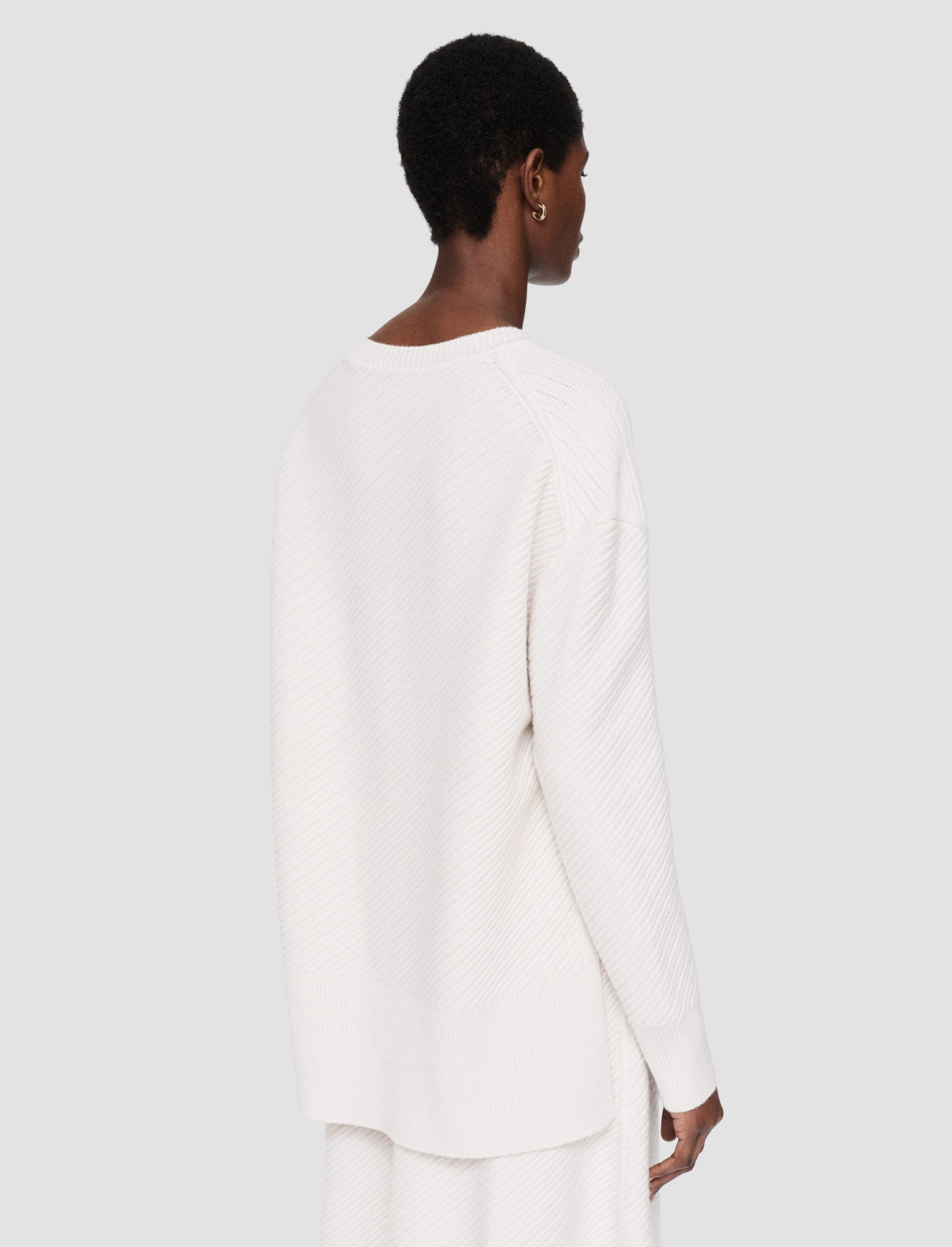 Diagonal Knit Round Neck Jumper