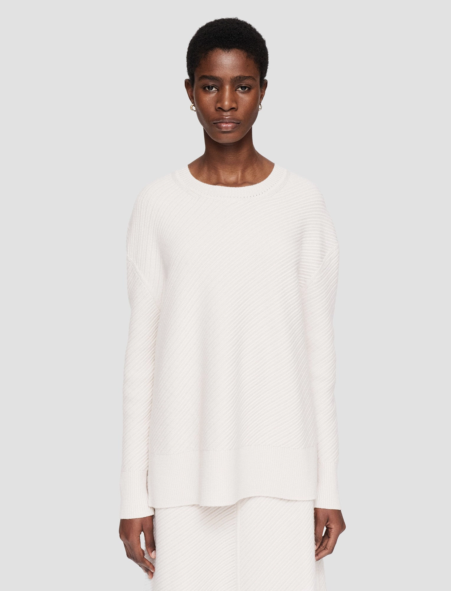 Diagonal Knit Round Neck Jumper