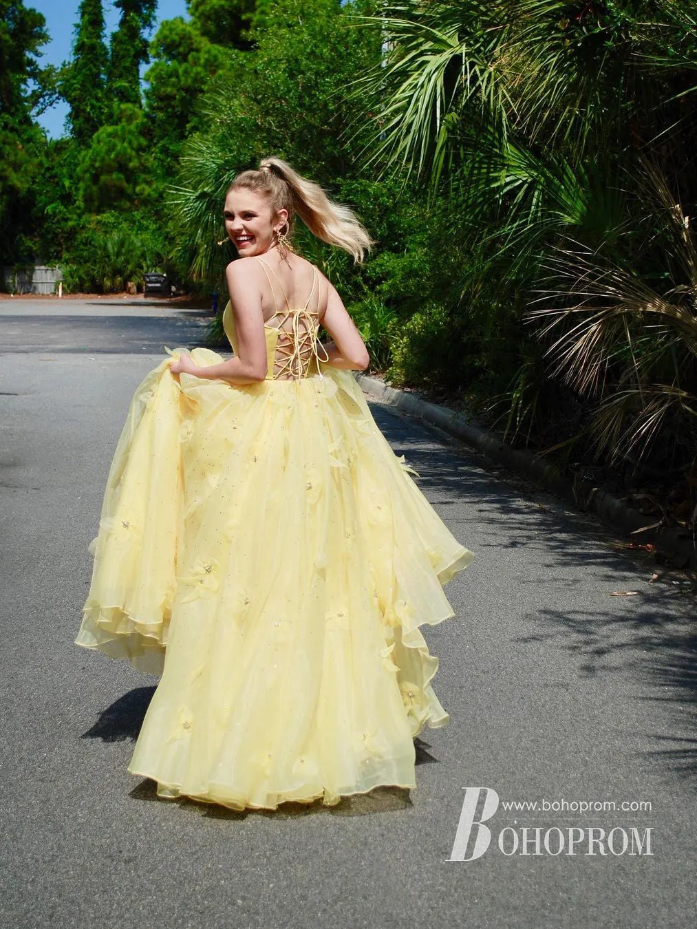 Elegant Spaghetti Straps Appliques Prom Dresses Satin A-line Evening Gowns PD710