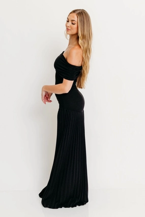 Elina Maxi Dress in Black Elina Maxi Dress in Black