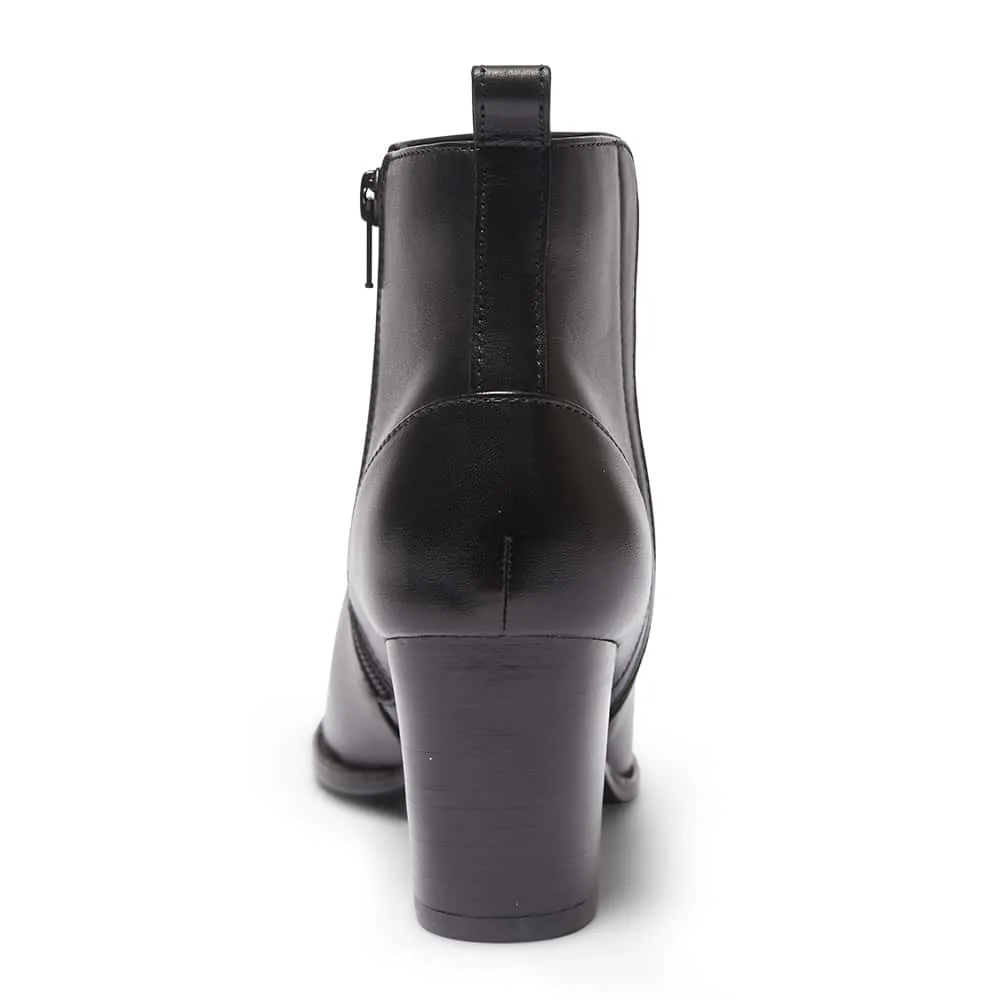 Geronimo Boot in Black Leather