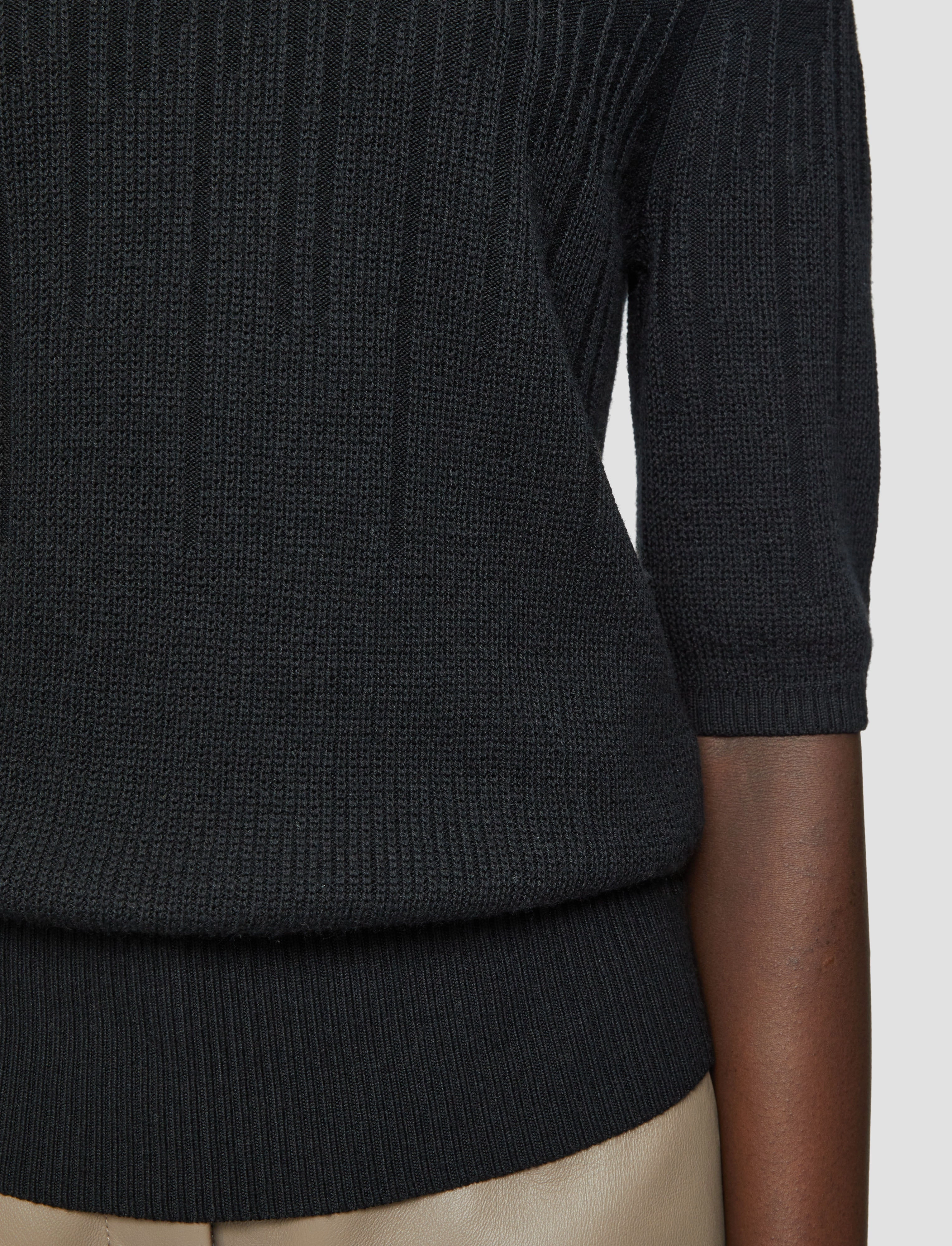 Gradient Stitch Round Neck Top