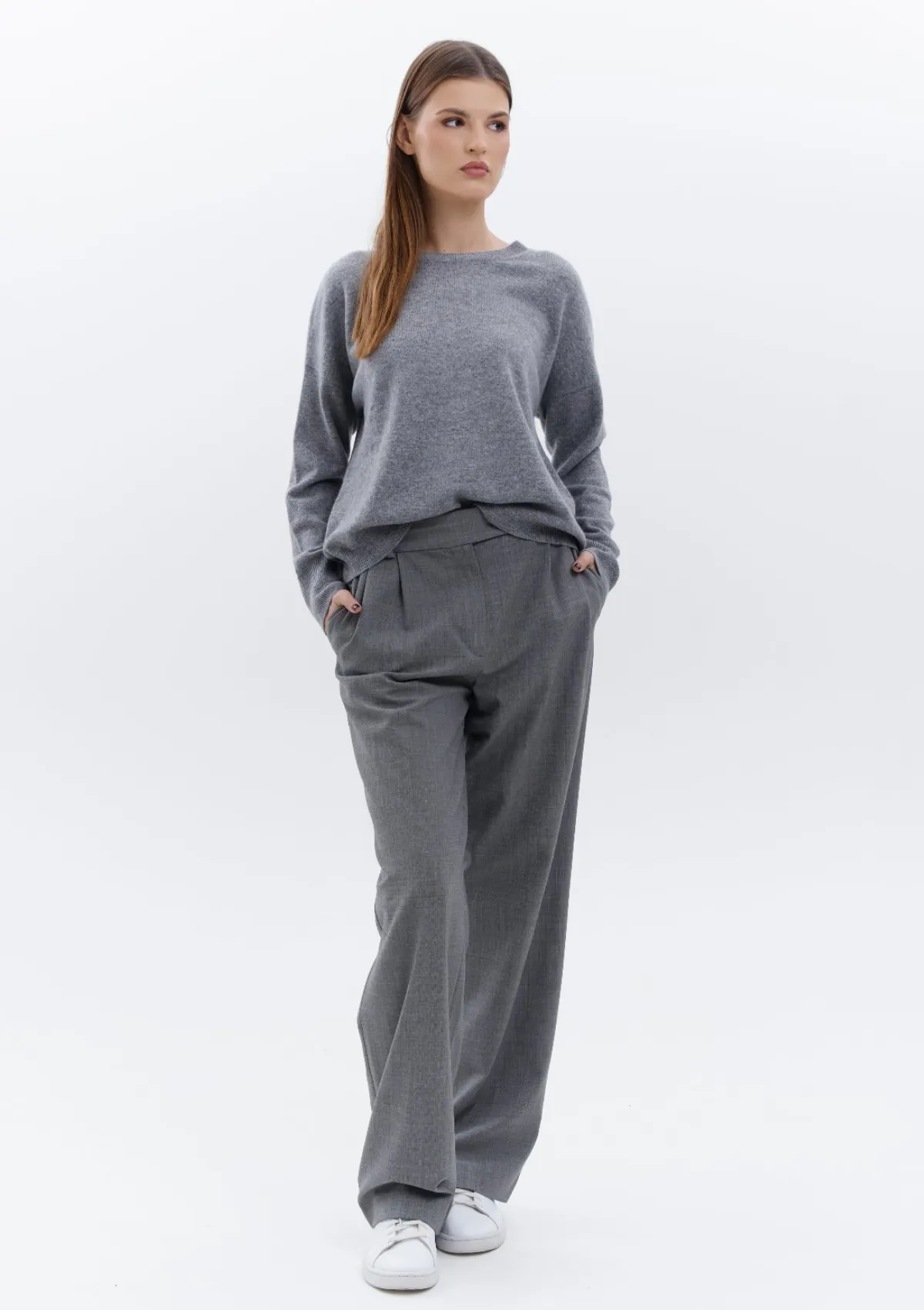 GREY CASHMERE CREWNECK SWEATER