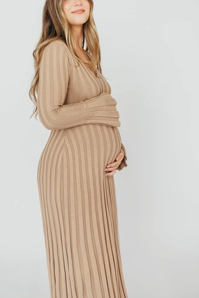 Hadley Long Sleeve V-Neck Knit Maxi Dress in Espresso Hadley Long Sleeve V-Neck Knit Maxi Dress in Espresso