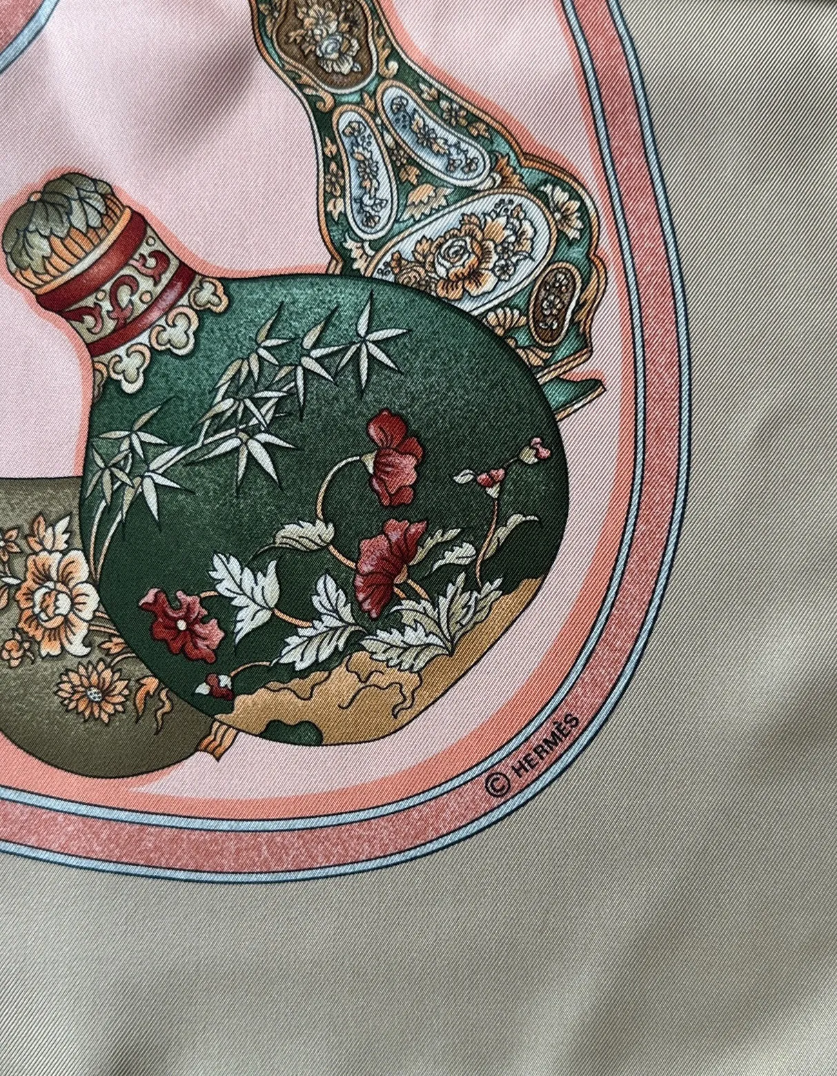 Hermes Biege Qu'importe Le Flacon Scarf 90cm Silk Scarf