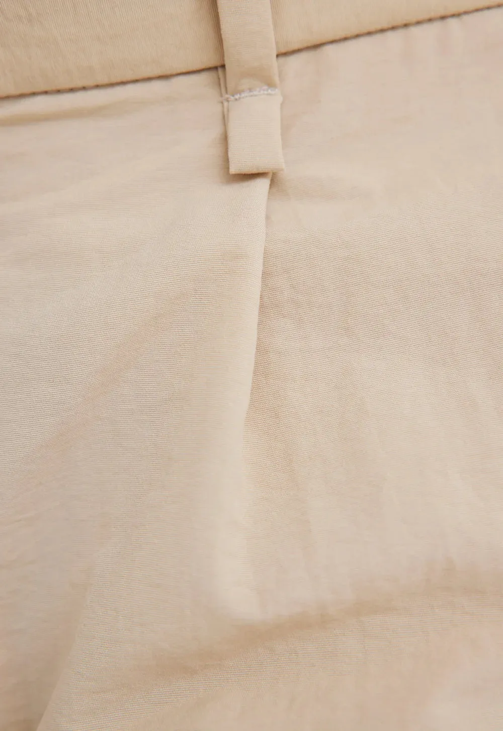 Kel Short in Duster Beige