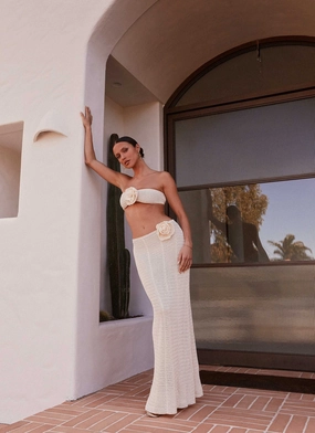 Kelcie Rose Crochet Bandeau Top - Ivory Kelcie Rose Crochet Bandeau Top - Ivory