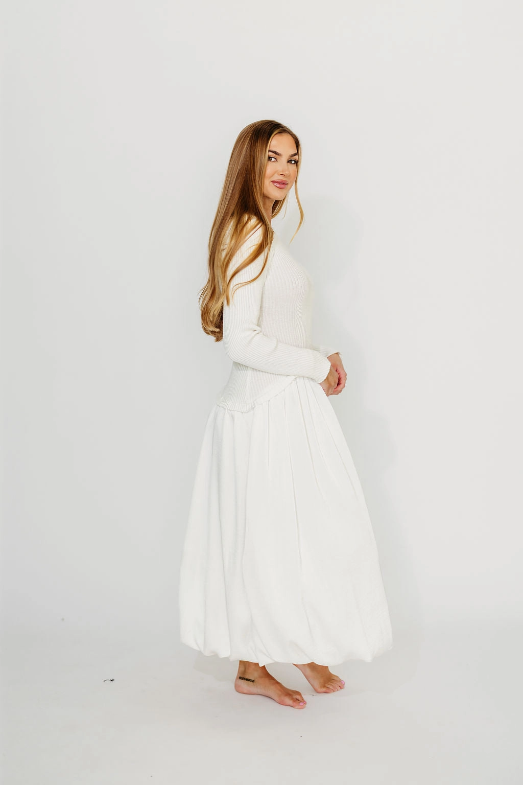 Kerriann Sweater Poplin Mix Maxi Dress in Off-White *Final-Sale*