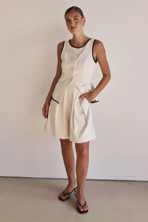 Leila Shorts (Beige)