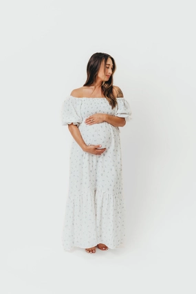 Livvy 100% Cotton Maxi Dress in Off-White / Blue Floral - Bump Friendly & Inclusive Sizing Livvy 100% Cotton Maxi Dress in Off-White / Blue Floral - Bump Friendly & Inclusive Sizing