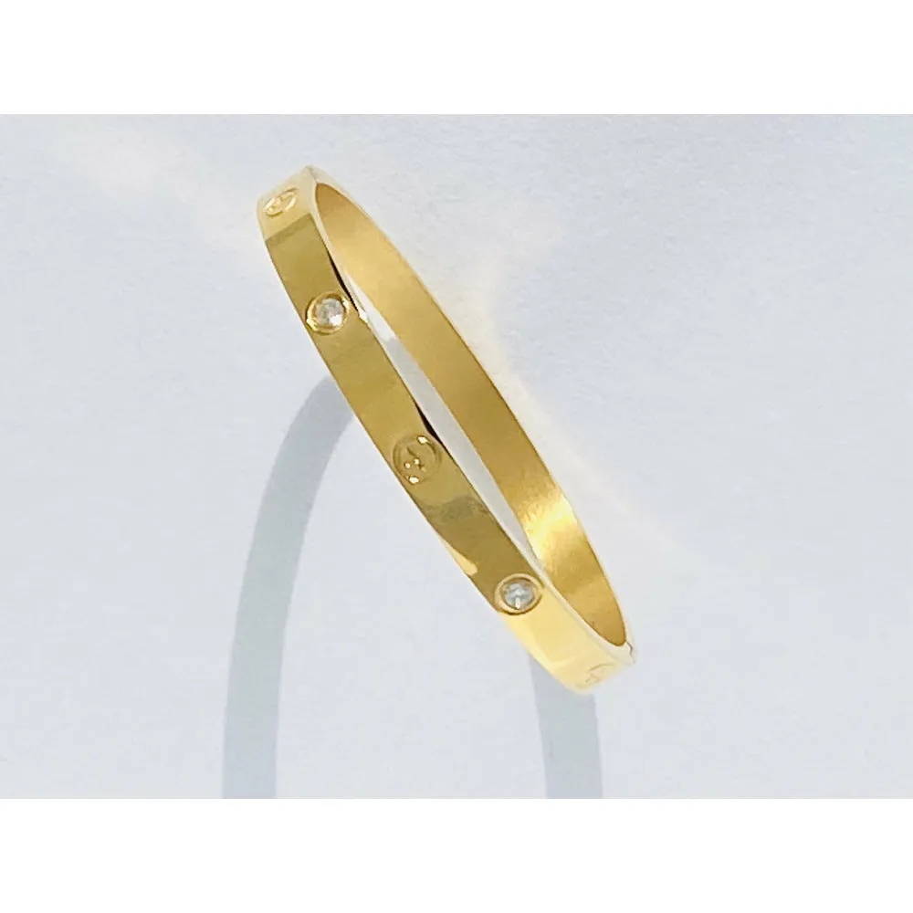 Lust Cross Bangle