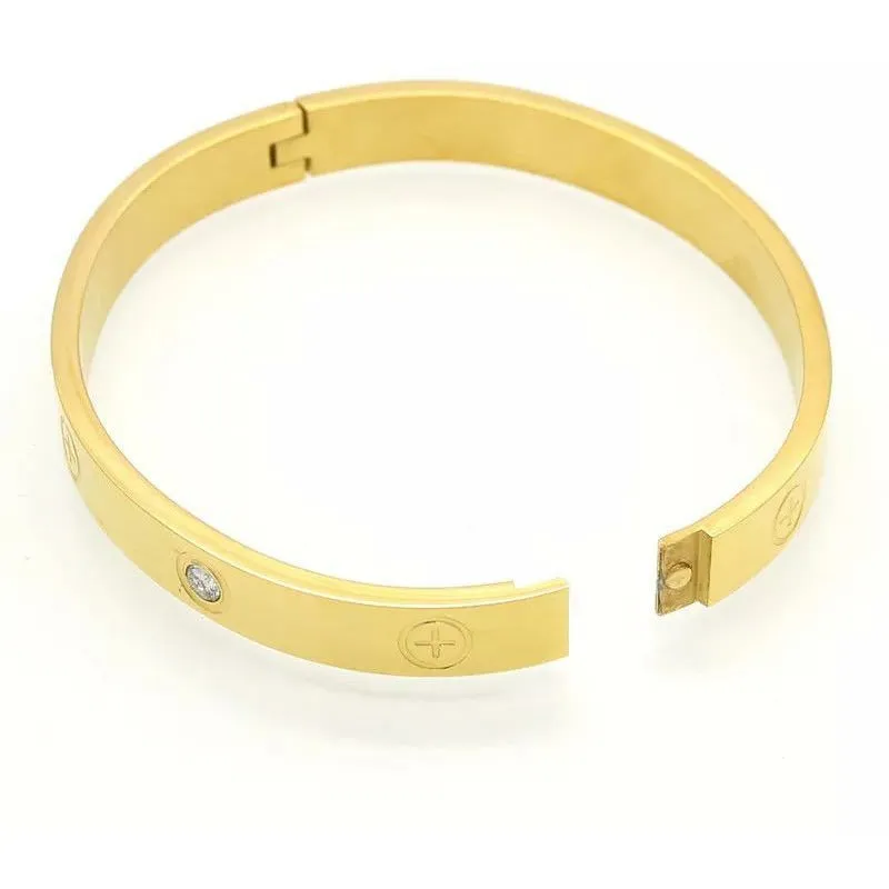 Lust Cross Bangle