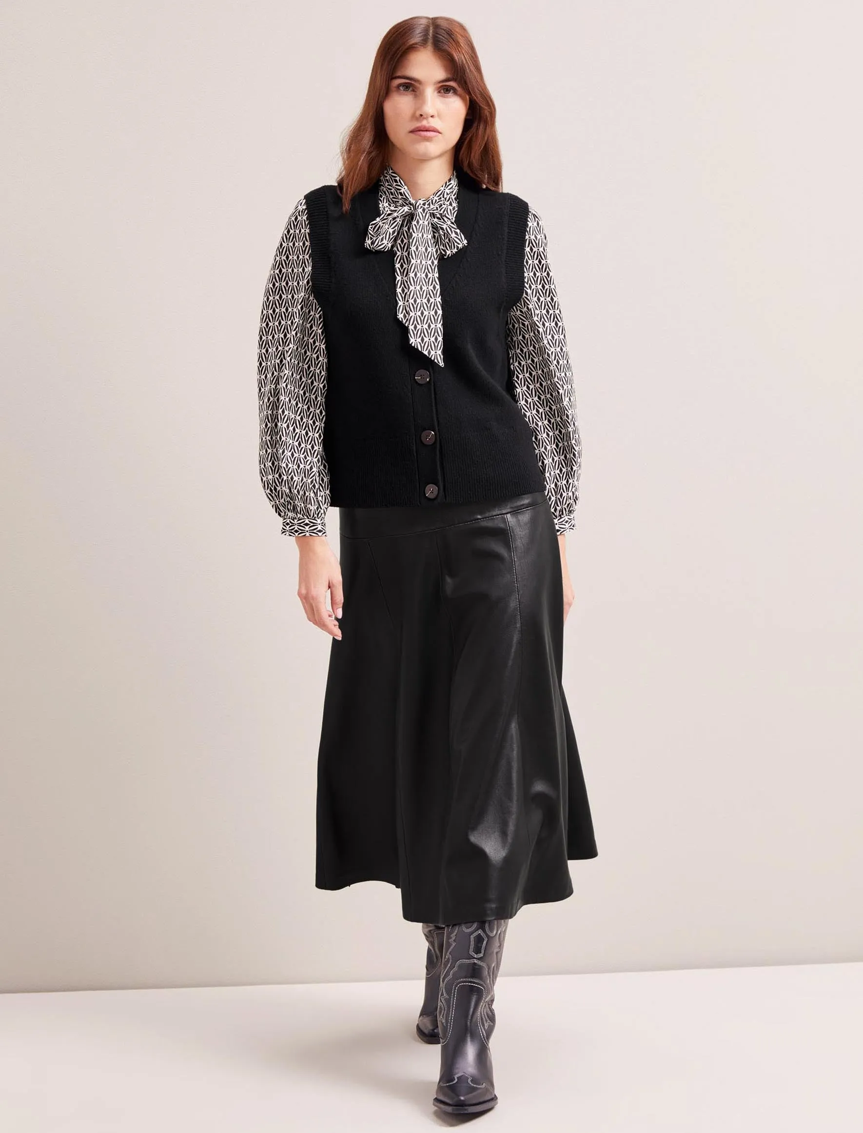 Meryl Wool V Neck Waistcoat - Black