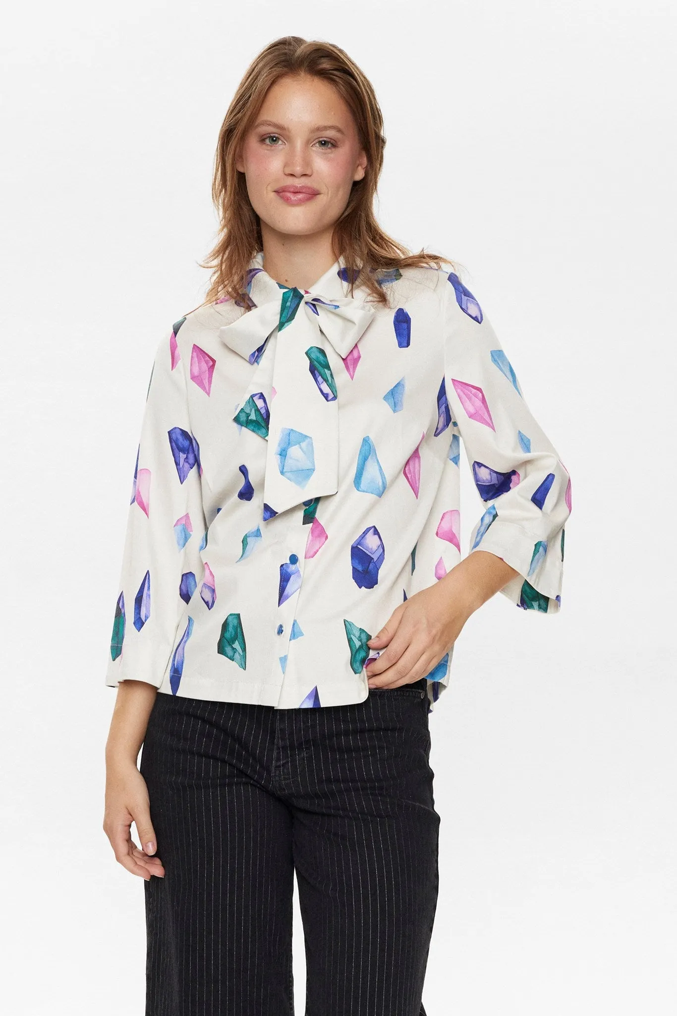 NUCRYSTAL BOW TIE SHIRT - Cloud Dancer