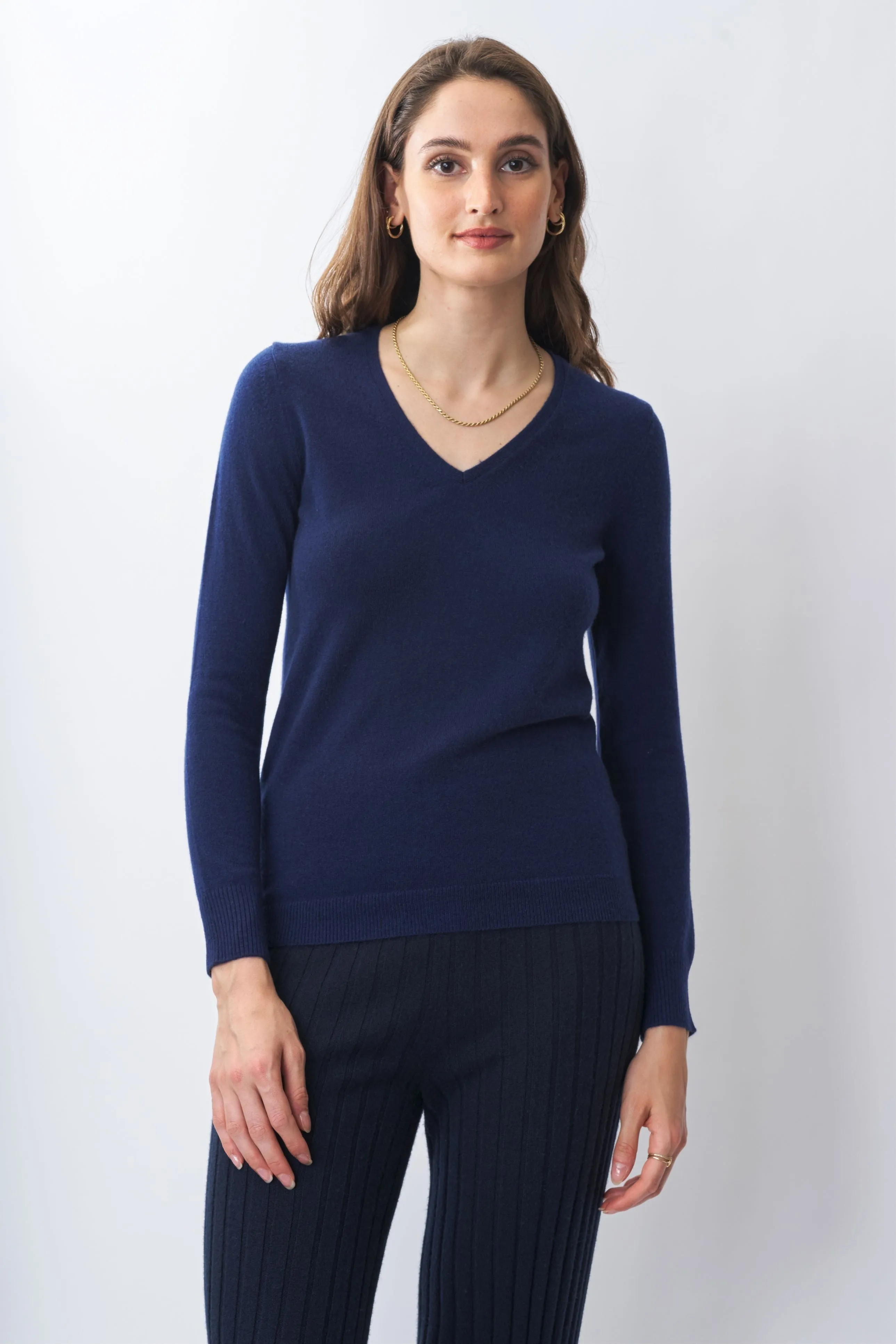 Robertson Madison 100% Cashmere Fine Gauge V-Neck CC-246 | Navy | Clearance Final Sale