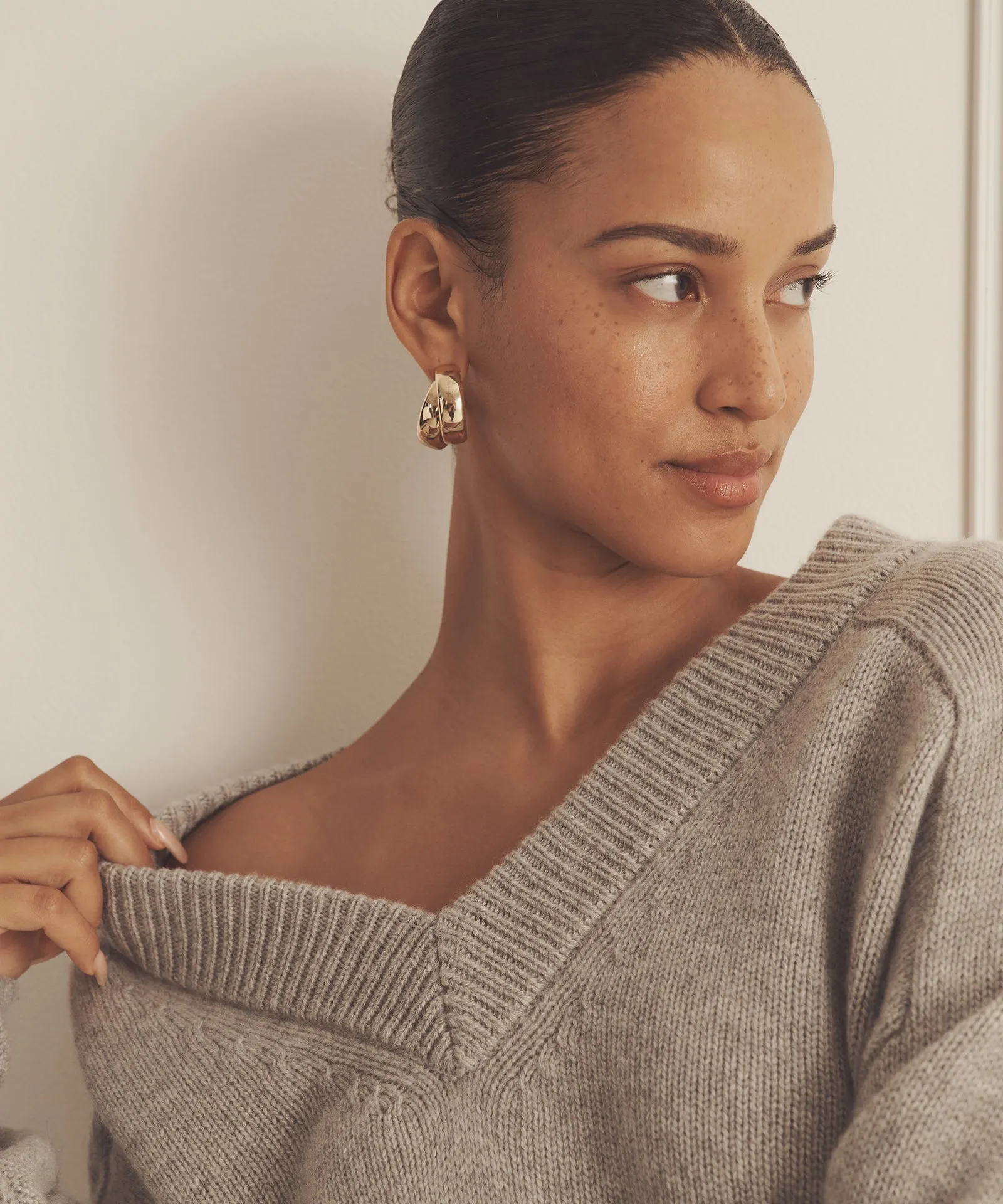 Super Luxe Cashmere V-Neck Sweater