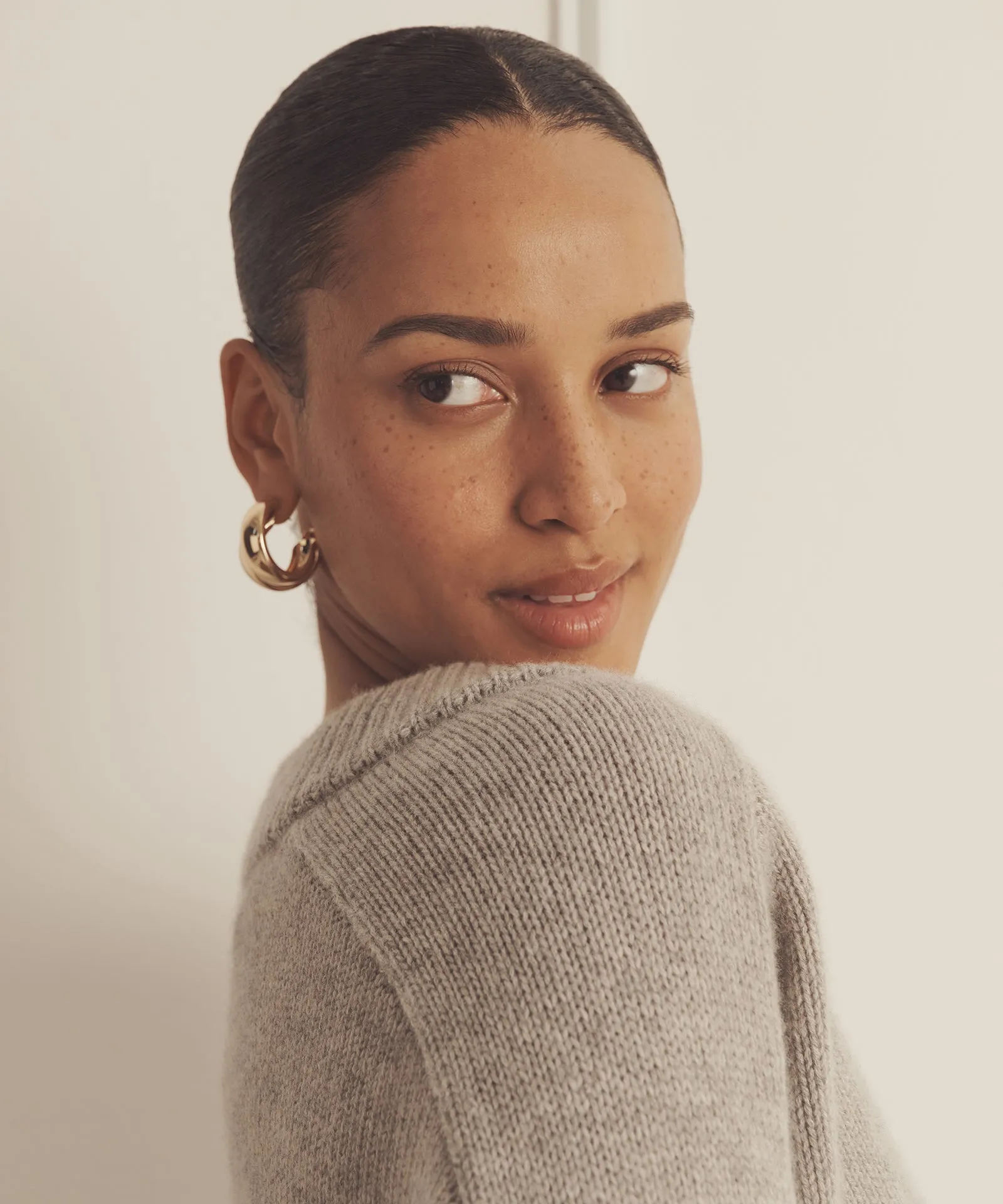 Super Luxe Cashmere V-Neck Sweater