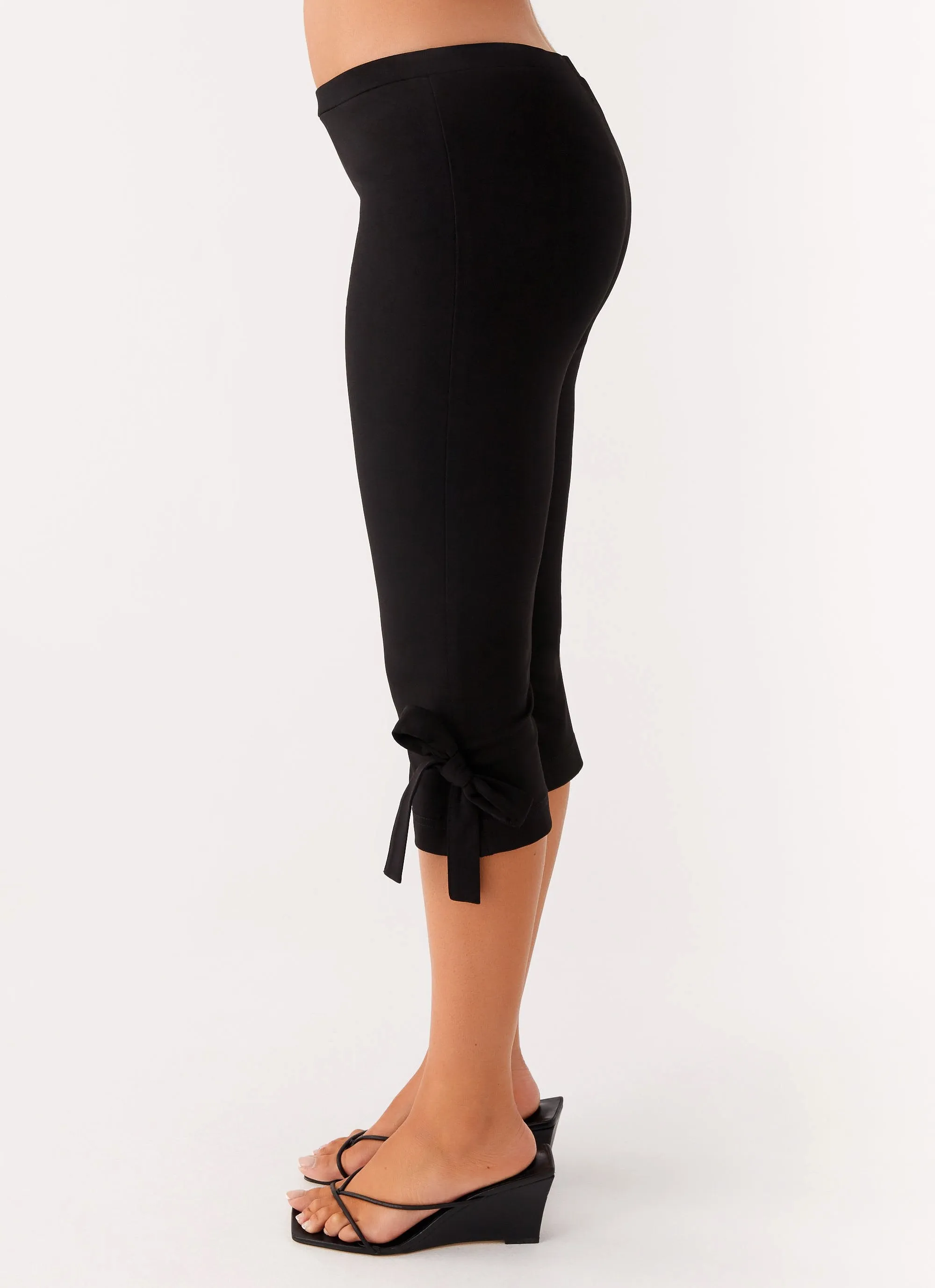 Takeover Capri Pants - Black