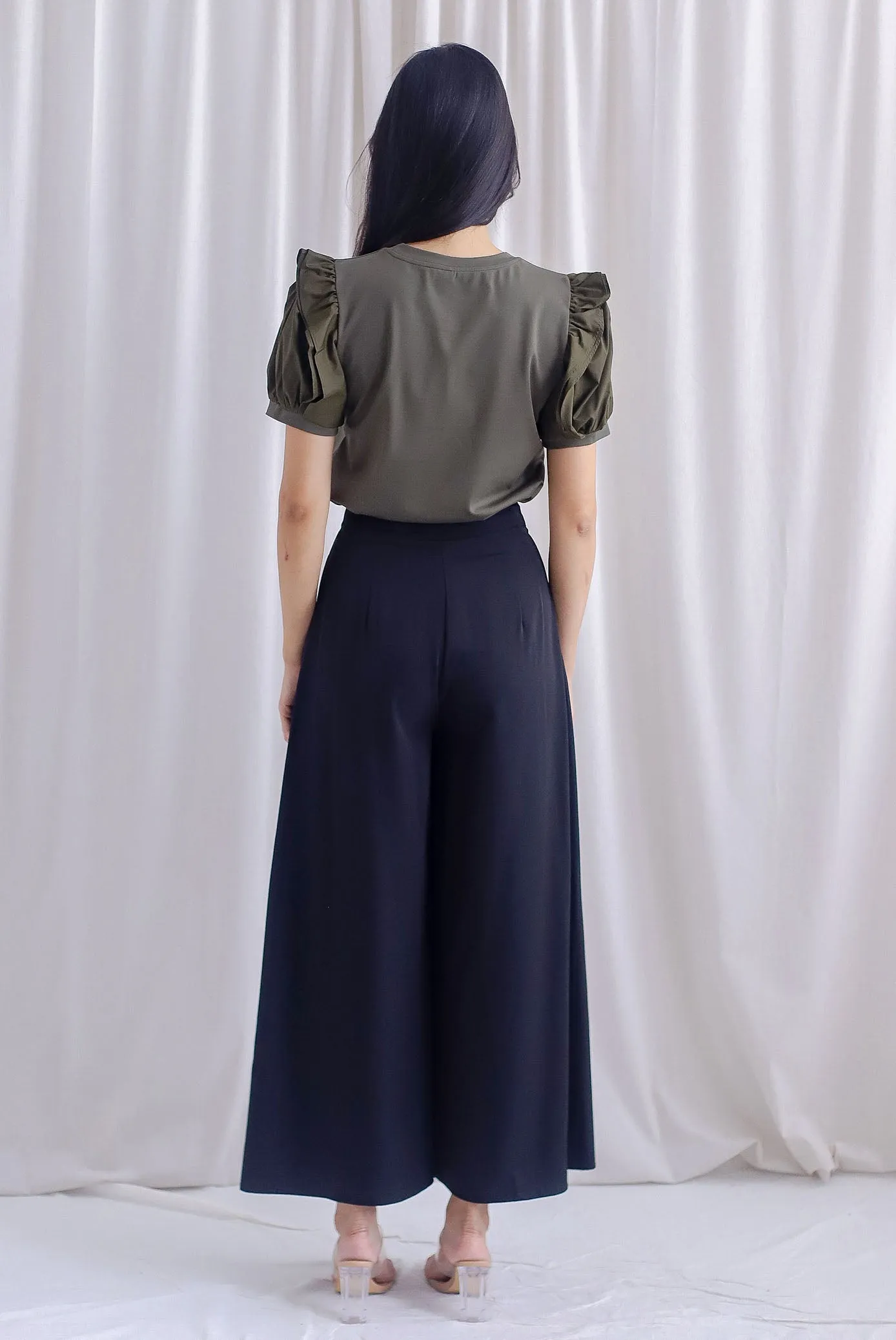 Tiara Wide Legged Pants In Black