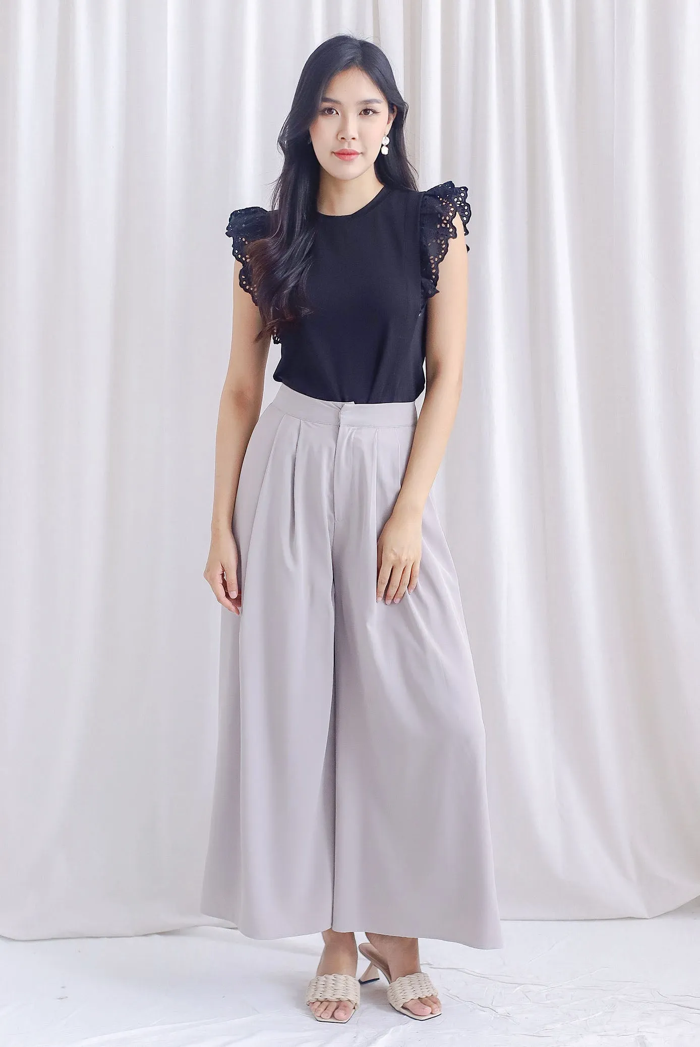 Tiara Wide Legged Pants In Taupe