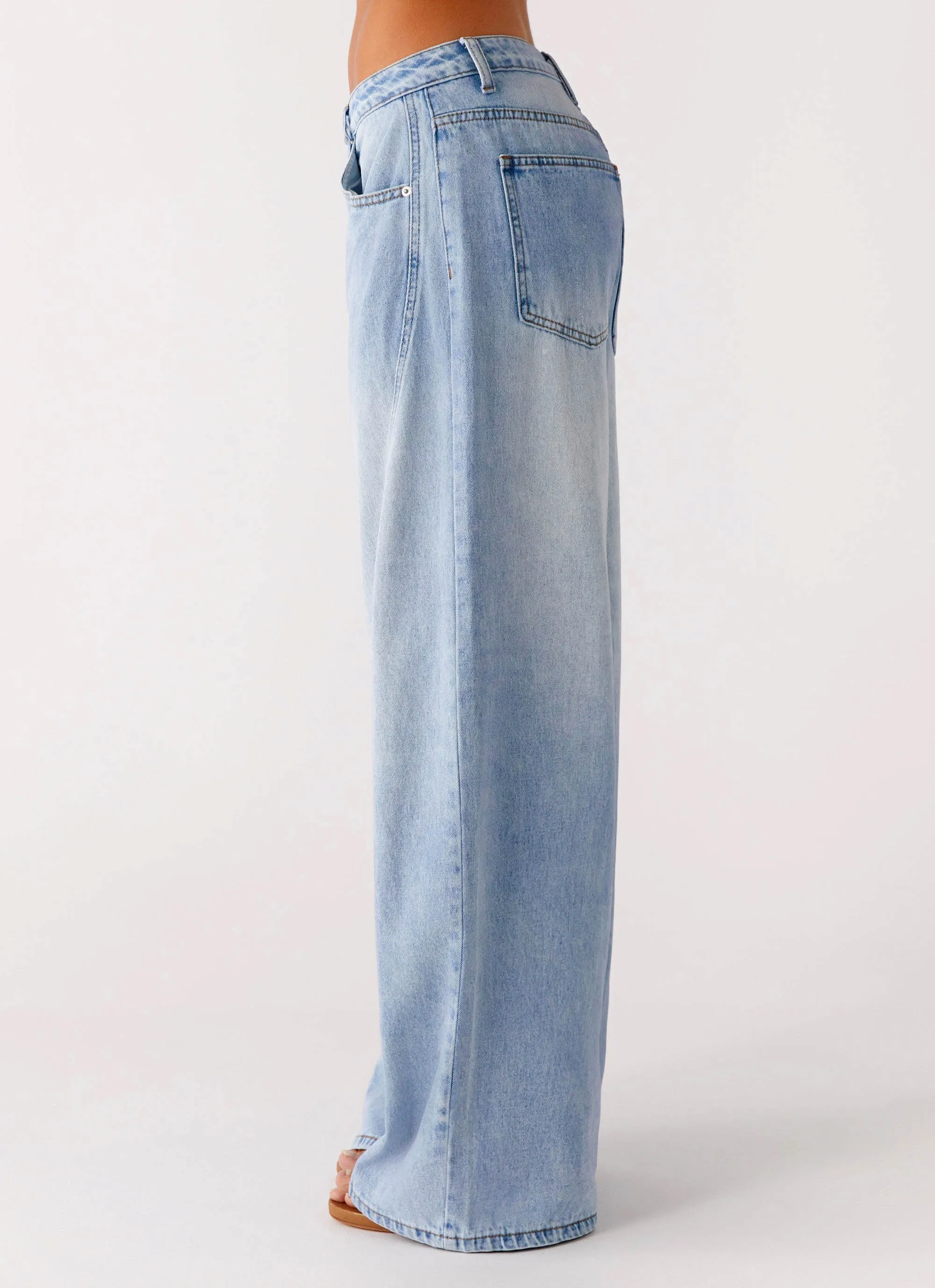 Timeless Wide Leg Jeans - Bleached Blue