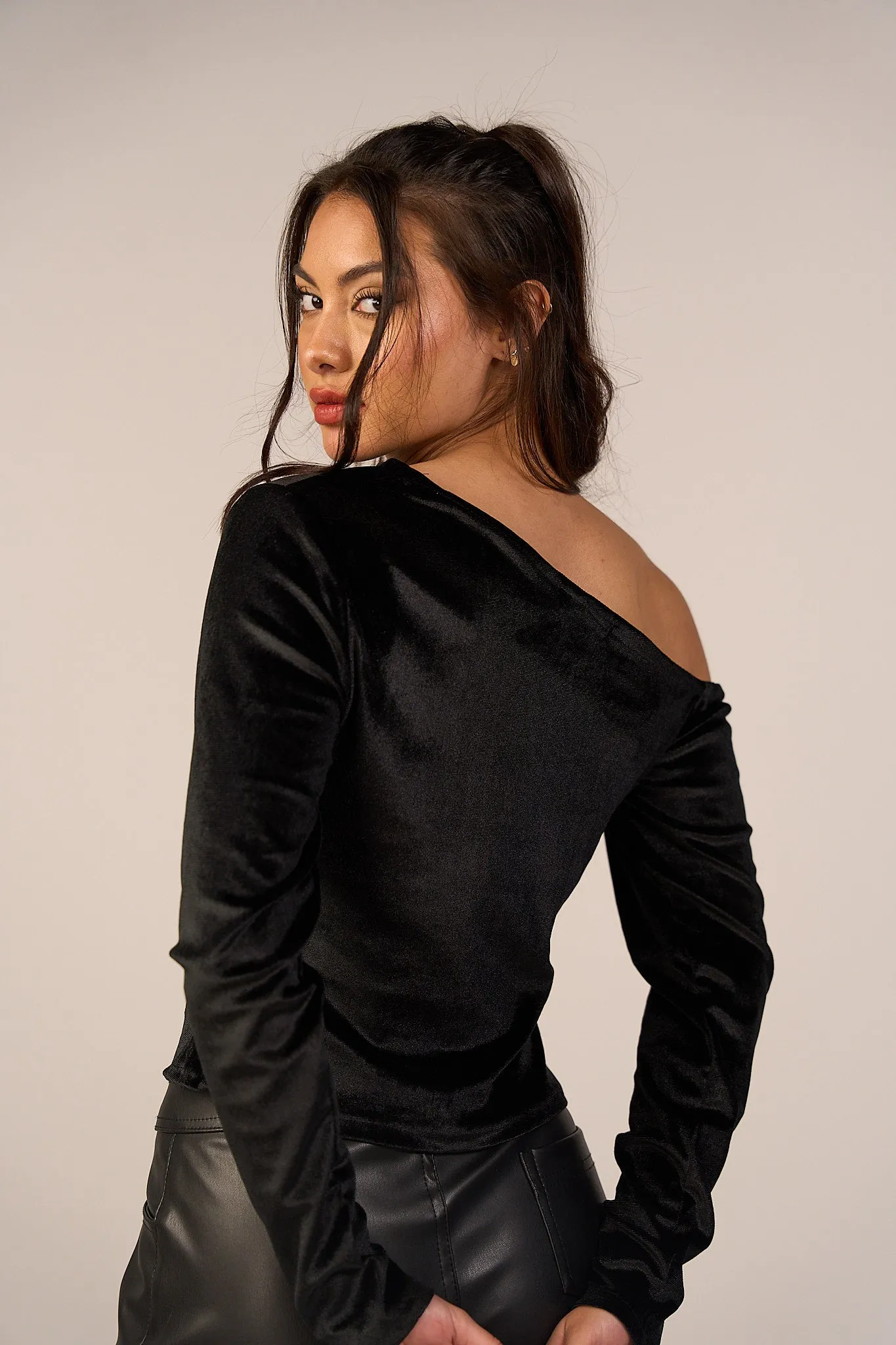 Velvet One Off Shoulder Tops - Black