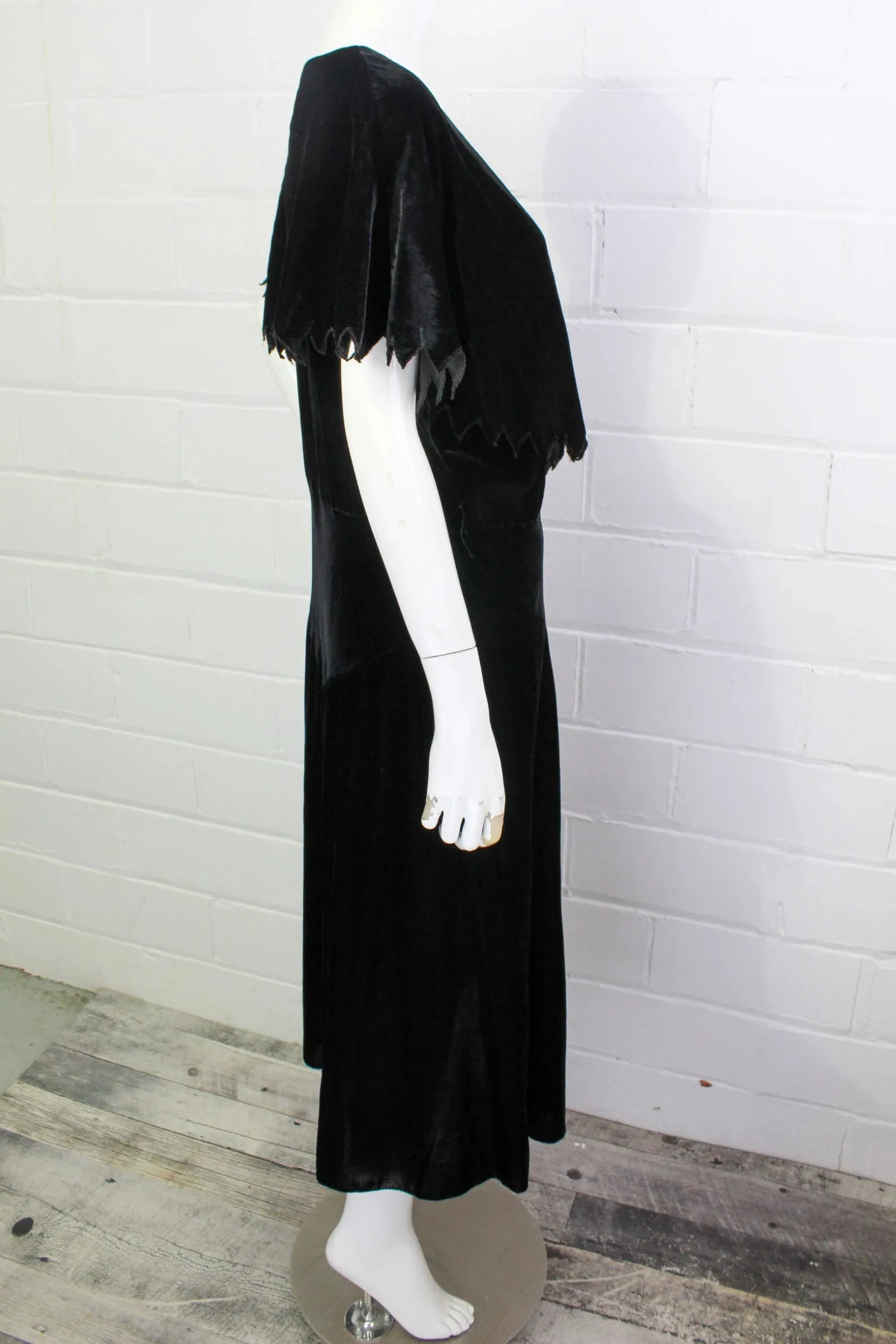 Vintage 1920s/ 30s Black Silk Velvet Zig-Zag Capelet Collar Dress, Deep V, B40"