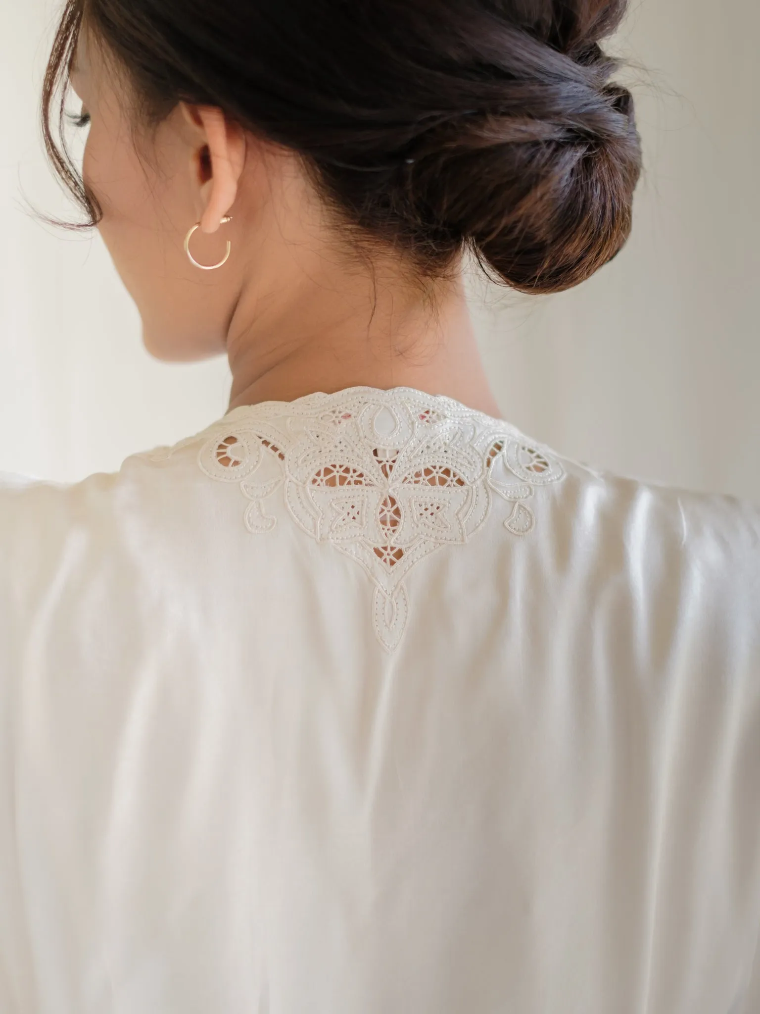 Vintage Scallop Neck Floral Embroidery White Blouse