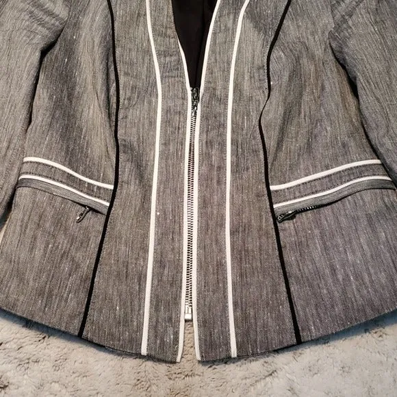 White House Black Market Black and White VNeck Zipup Blazer Size 00