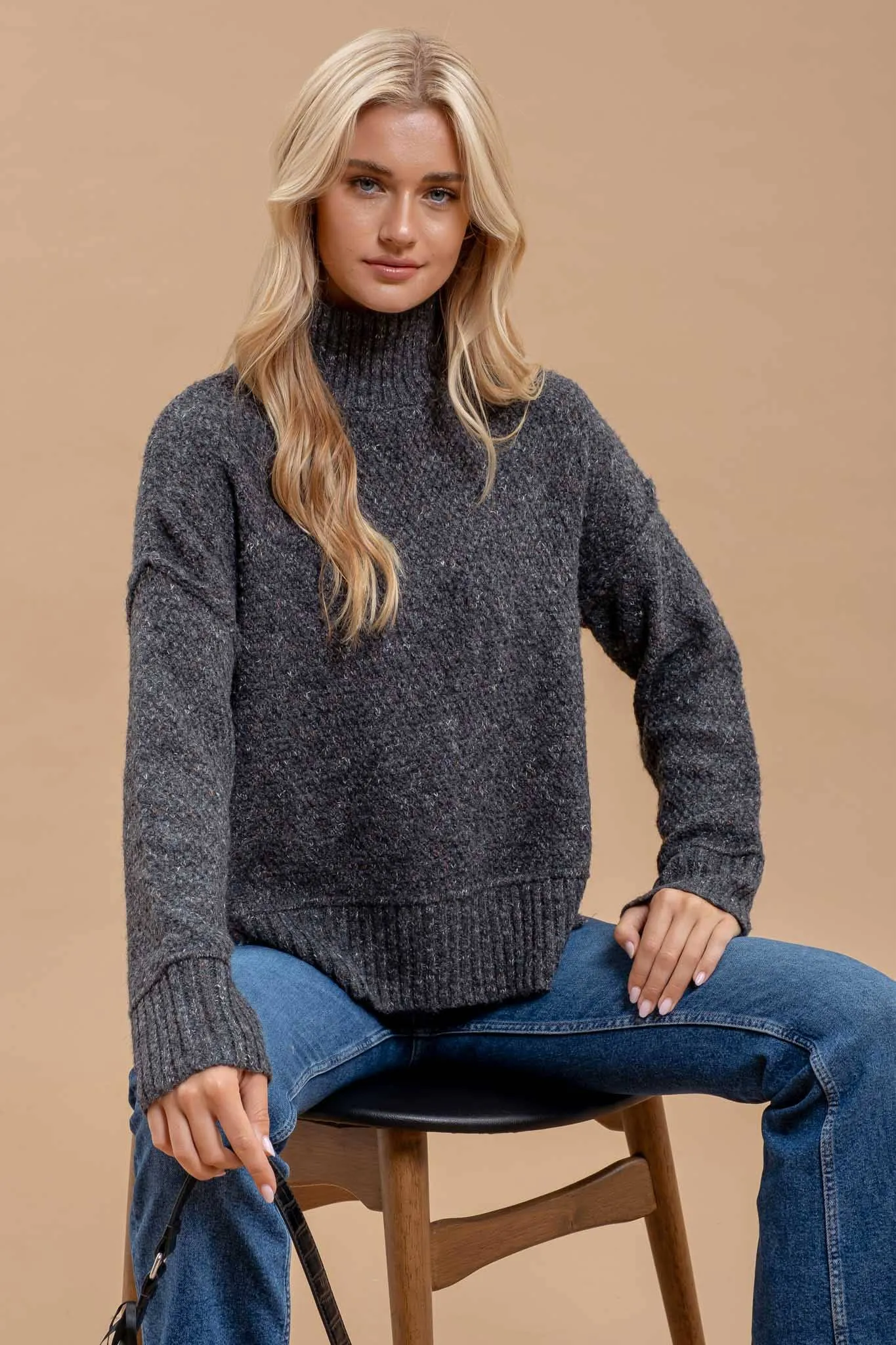 Wool Blend Textured Turtleneck Sweater in Charcoal and Dark Hunter